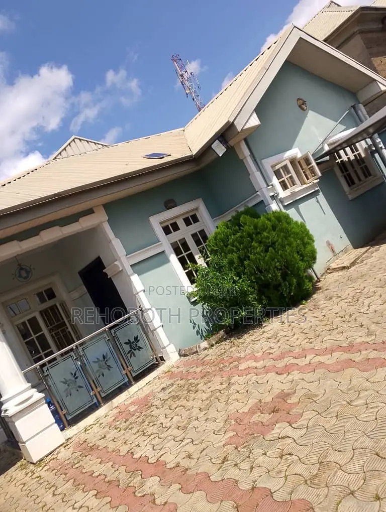 4bdrm Bungalow in Akilapa, Ibadan for sale in Ibadan