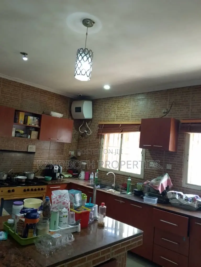 4bdrm Bungalow in Akilapa, Ibadan for sale in Ibadan