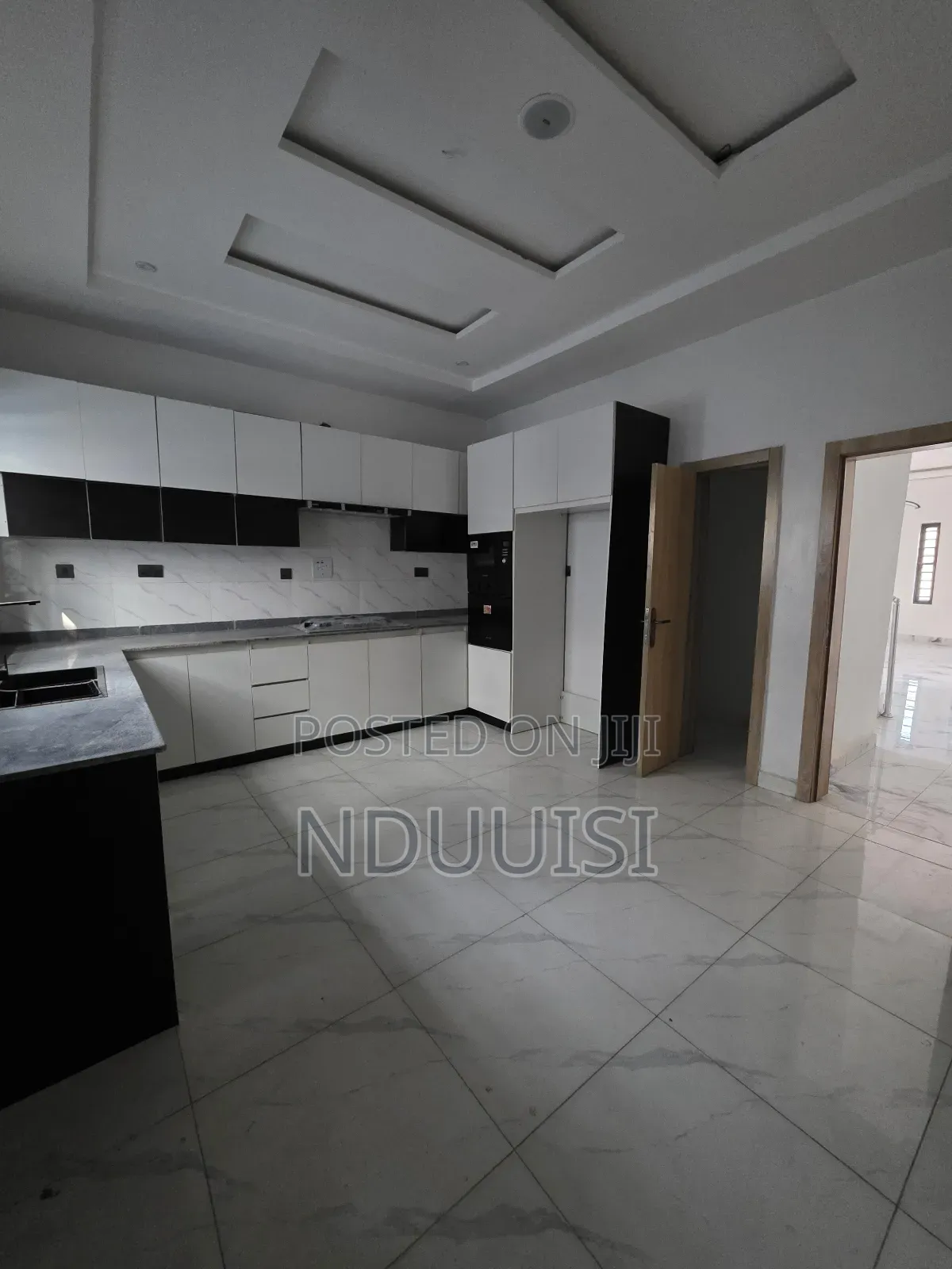 5bdrm Duplex in Ologolo for sale in Ologolo