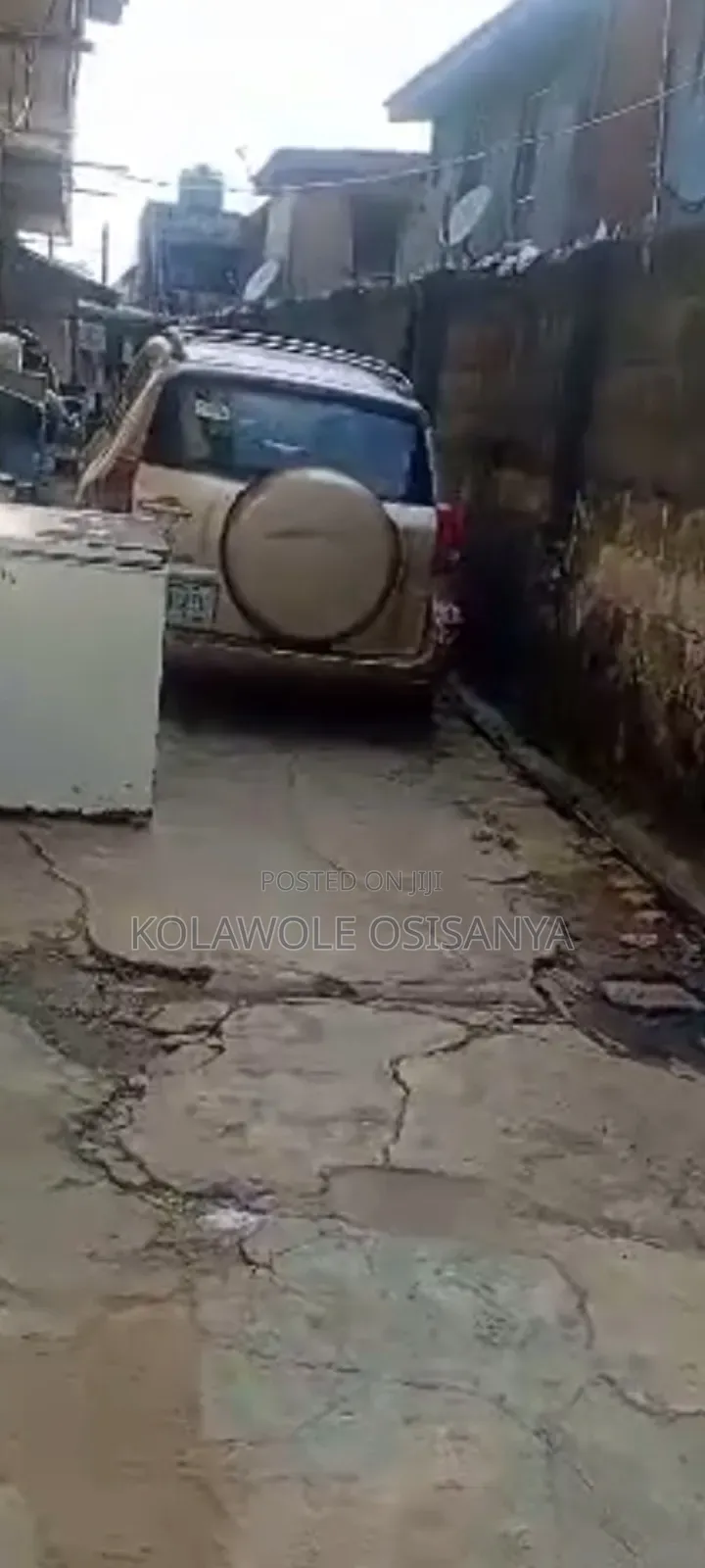 A Demolishable Storey Building on a Plot in Oko-Oba