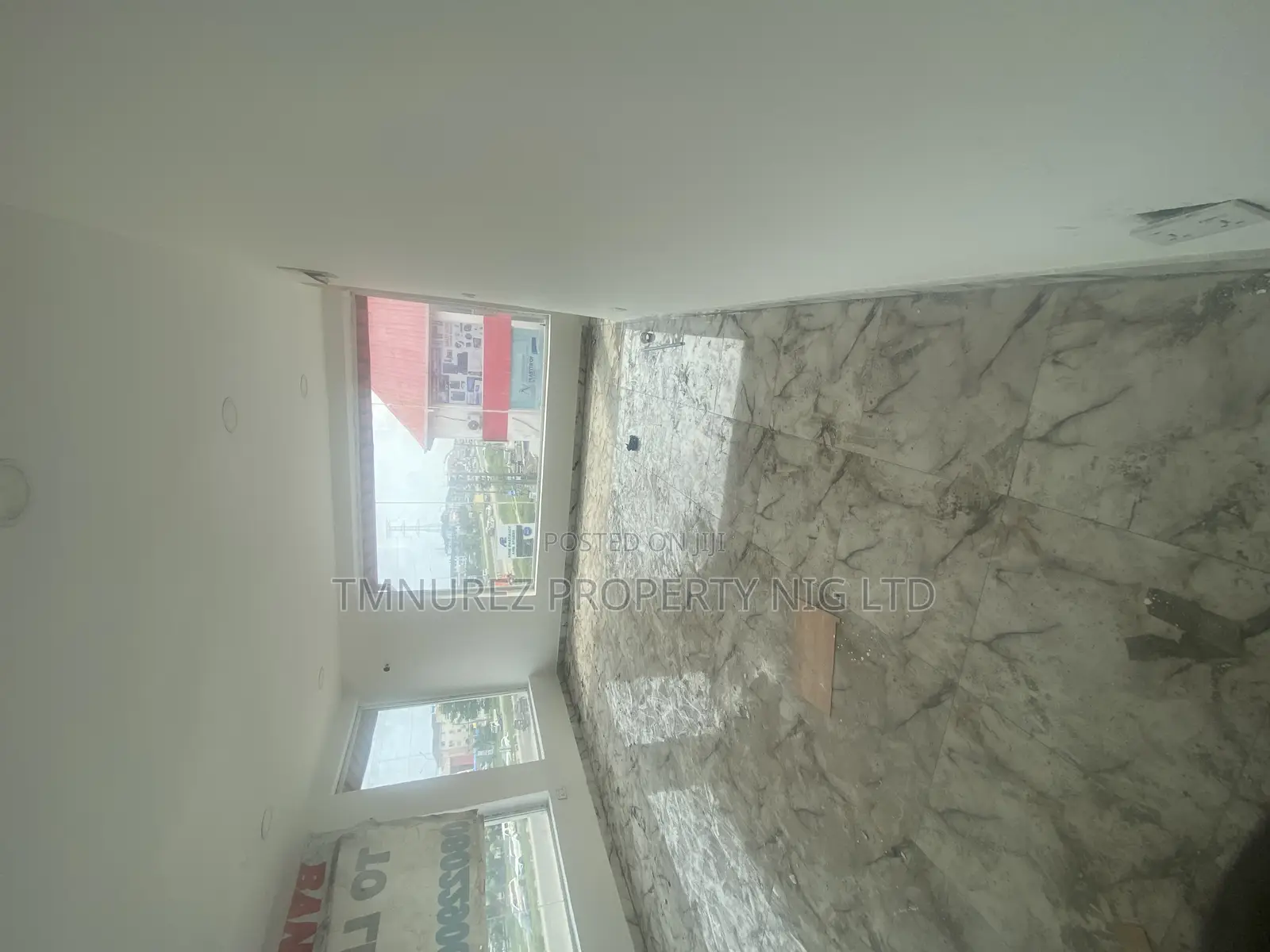Shop to Let in Lekki Expressway