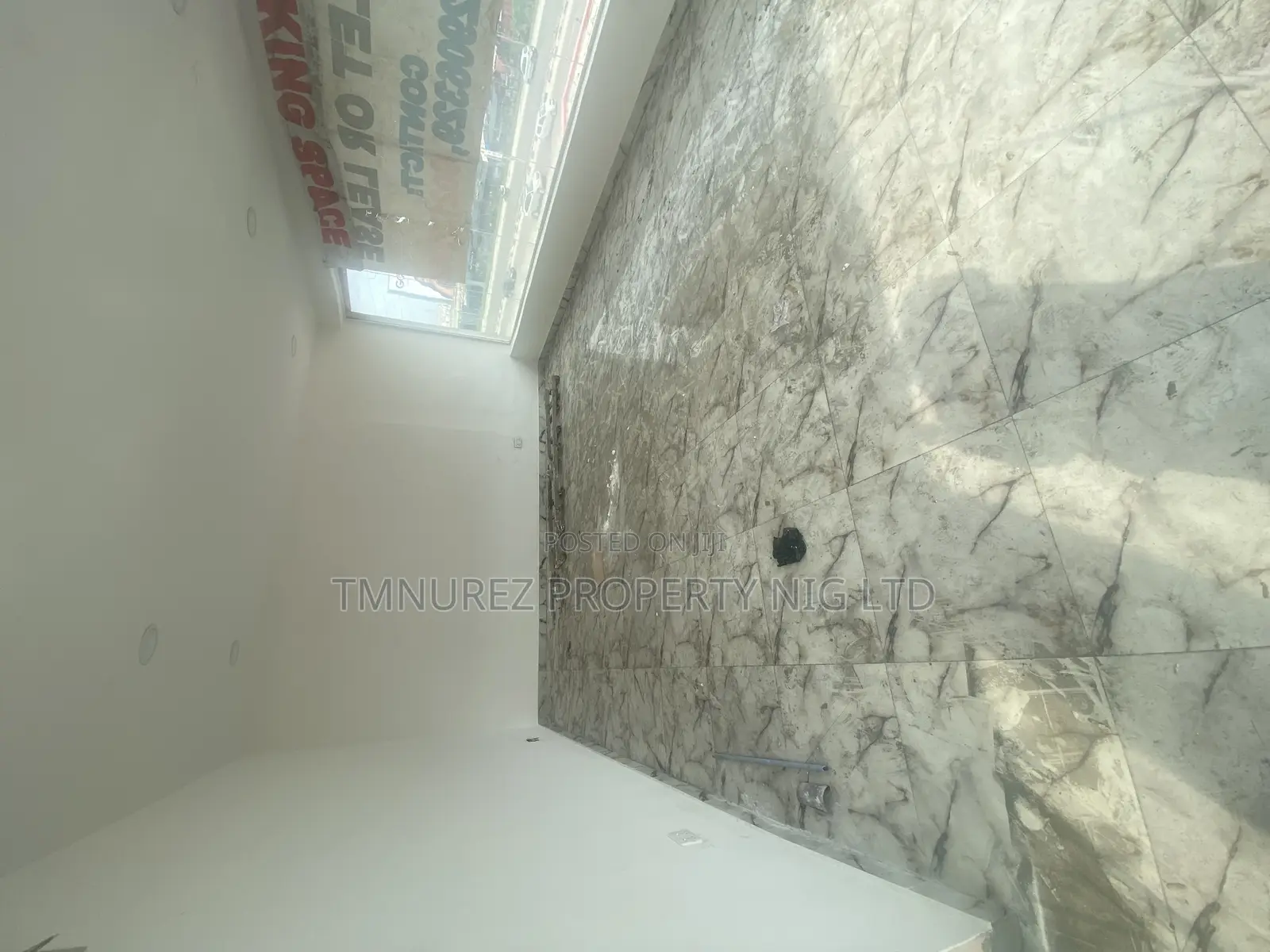 Shop to Let in Lekki Expressway