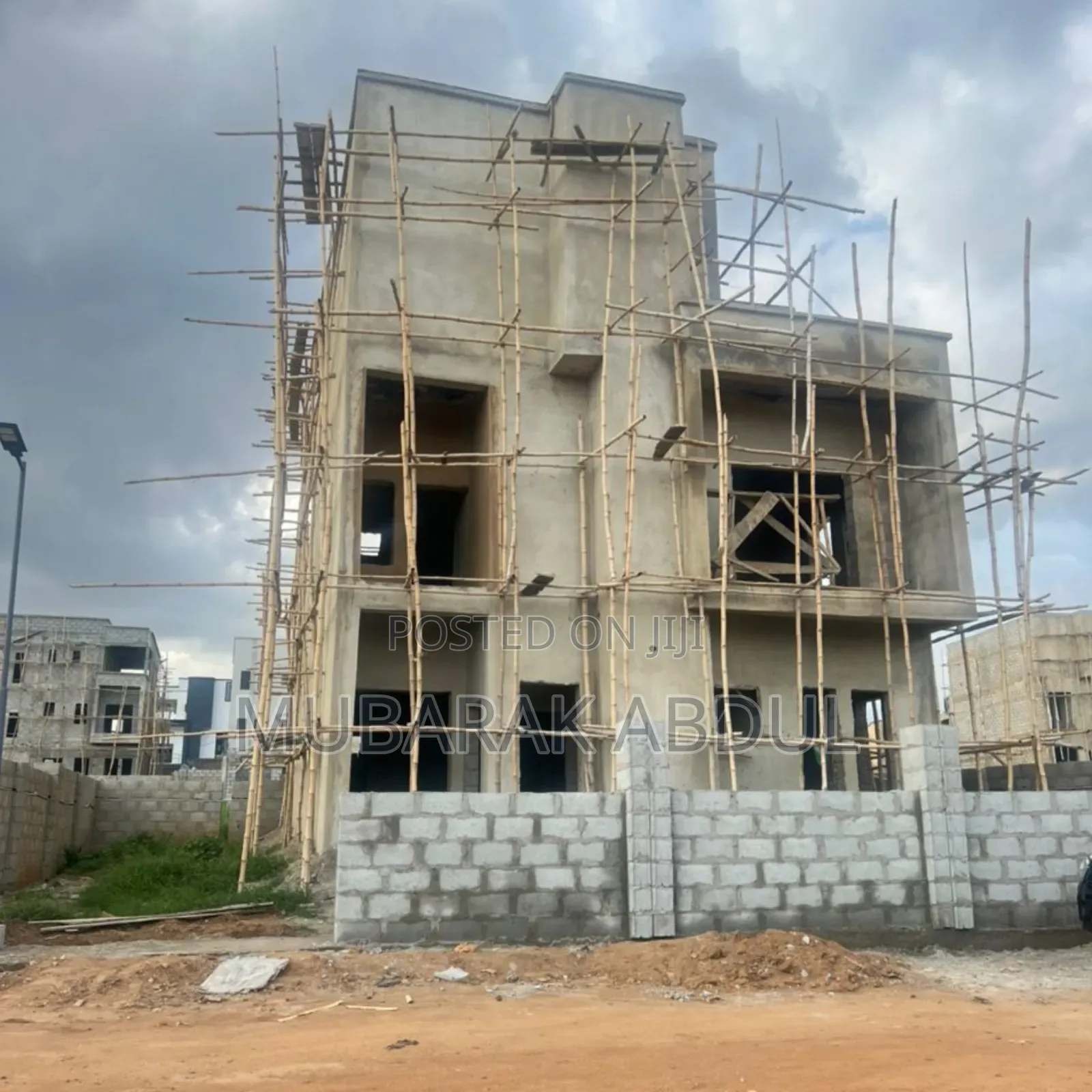4bdrm Duplex in Lifecamp for sale in Life Camp