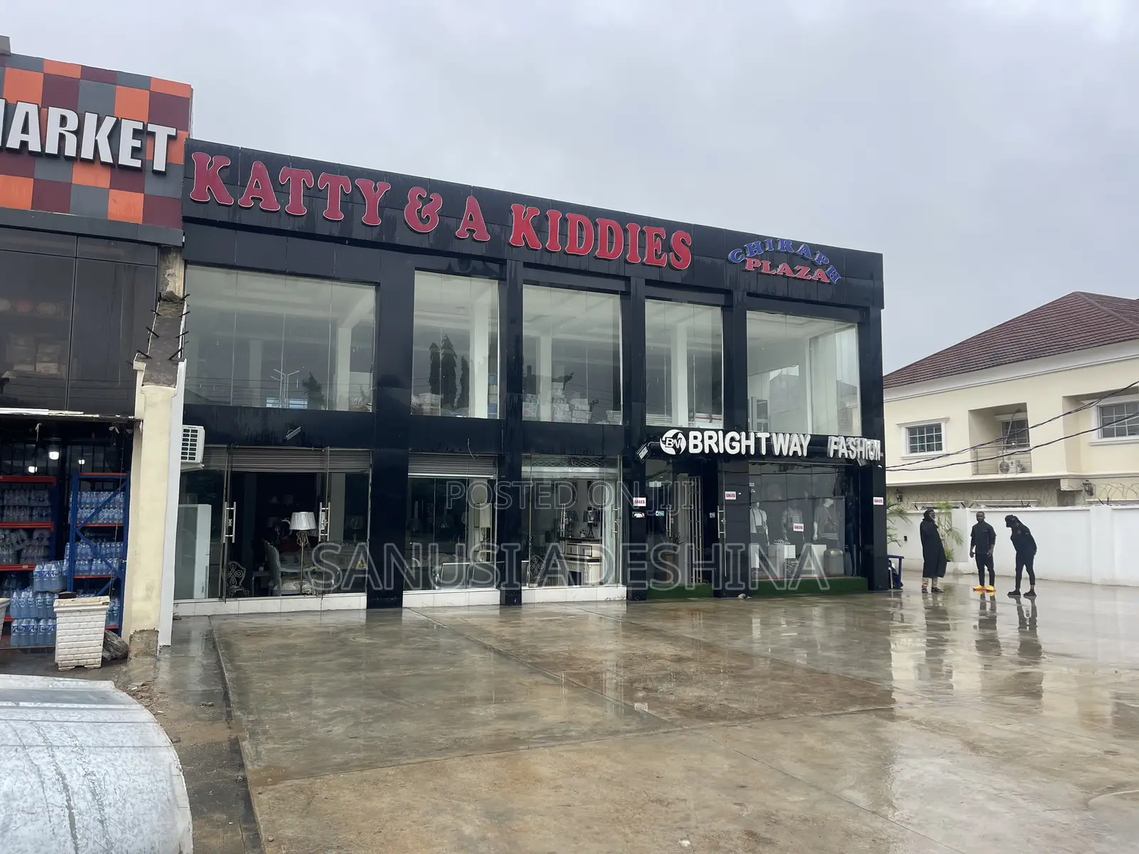1st Floor of 250sqm Shop for Rent in Gwarimpa Estate Abuja in Gwarinpa