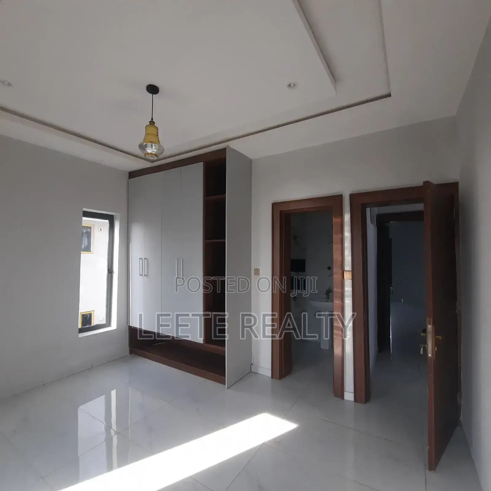 5bdrm Duplex in Apo Resettlement for sale in Apo Resettlement