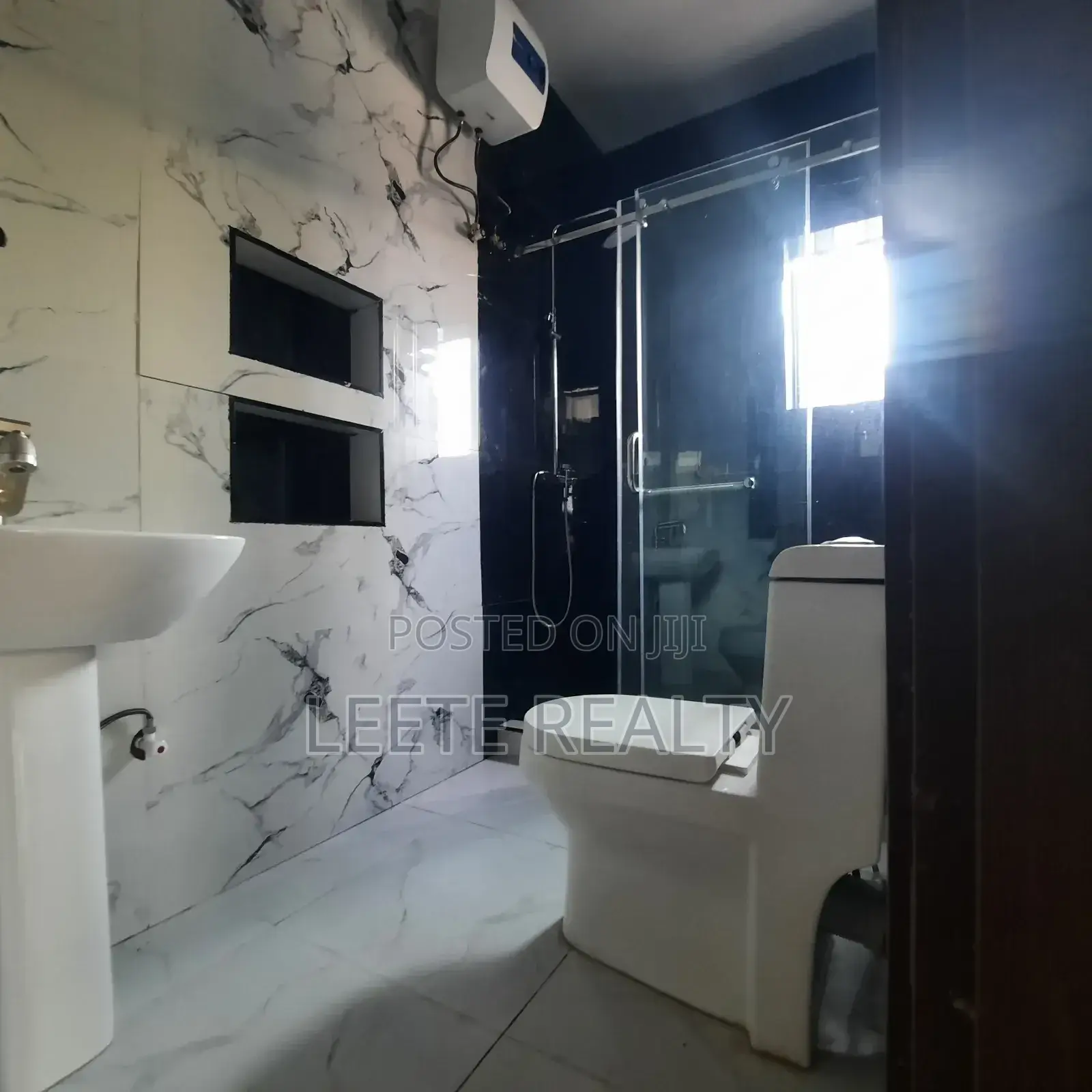 5bdrm Duplex in Apo Resettlement for sale in Apo Resettlement