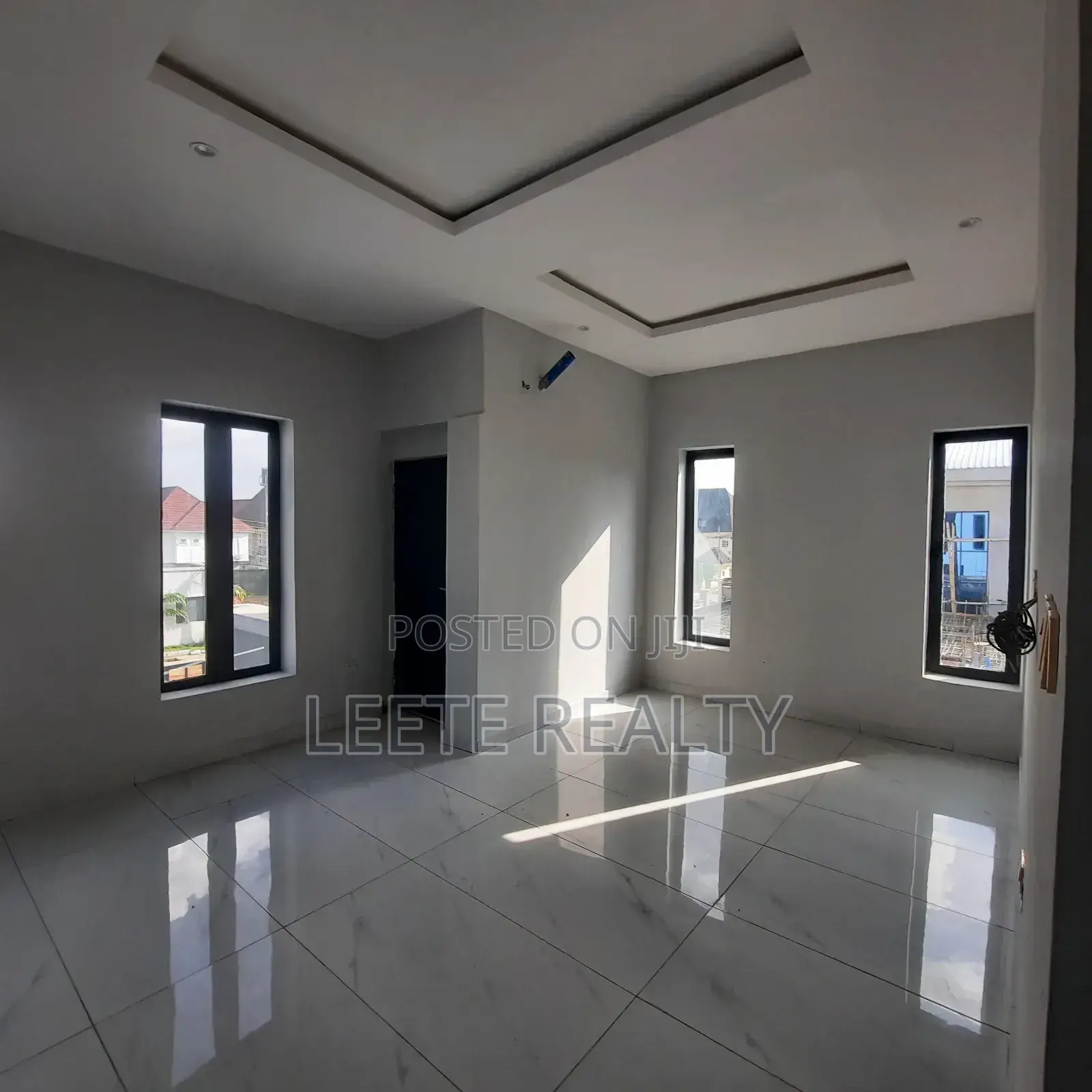 5bdrm Duplex in Apo Resettlement for sale in Apo Resettlement