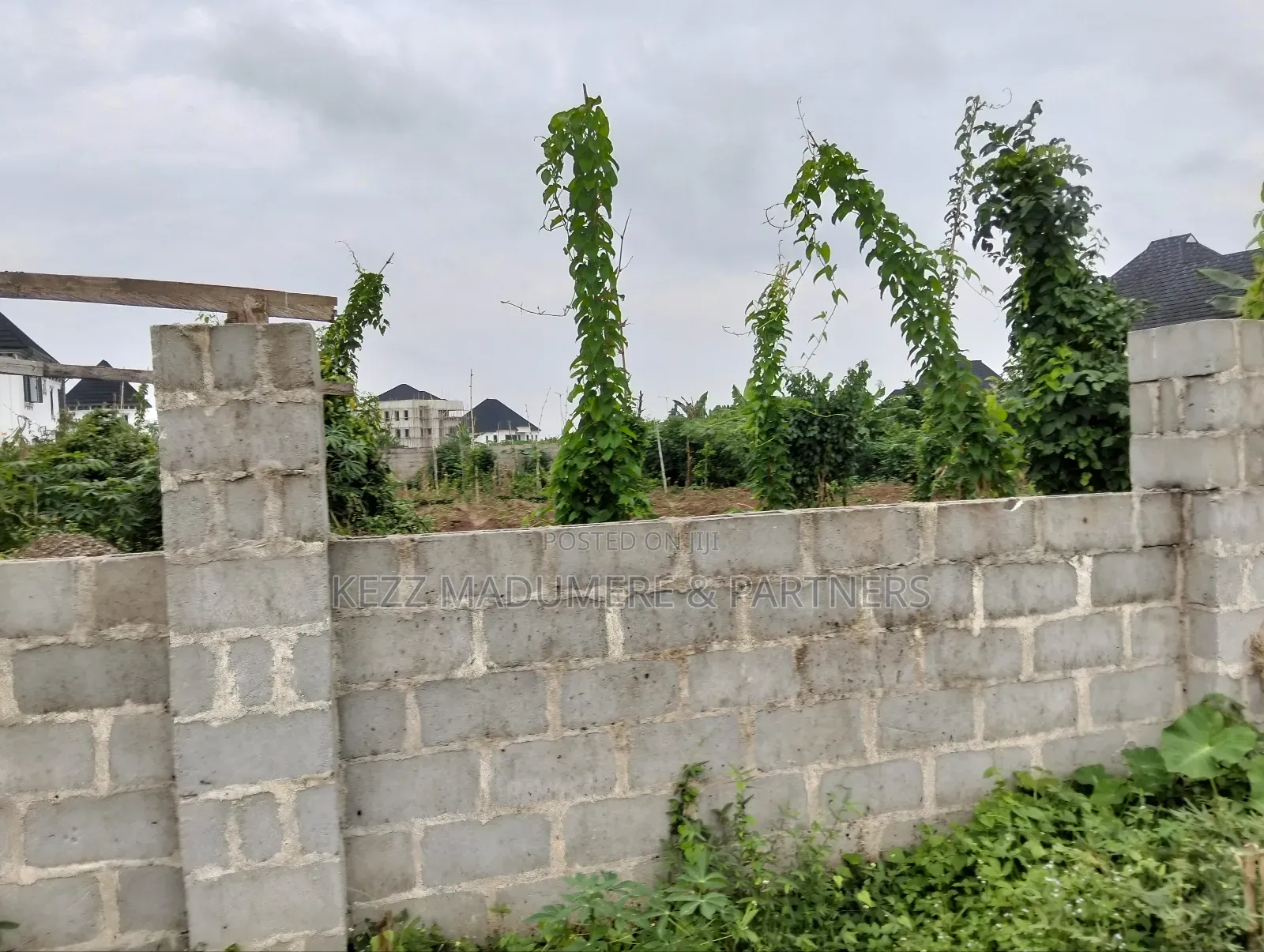 For Sale : 61⁄2 Plots on G.U.Aker Rd, Eliozu Major Rd Ph in Port-Harcourt