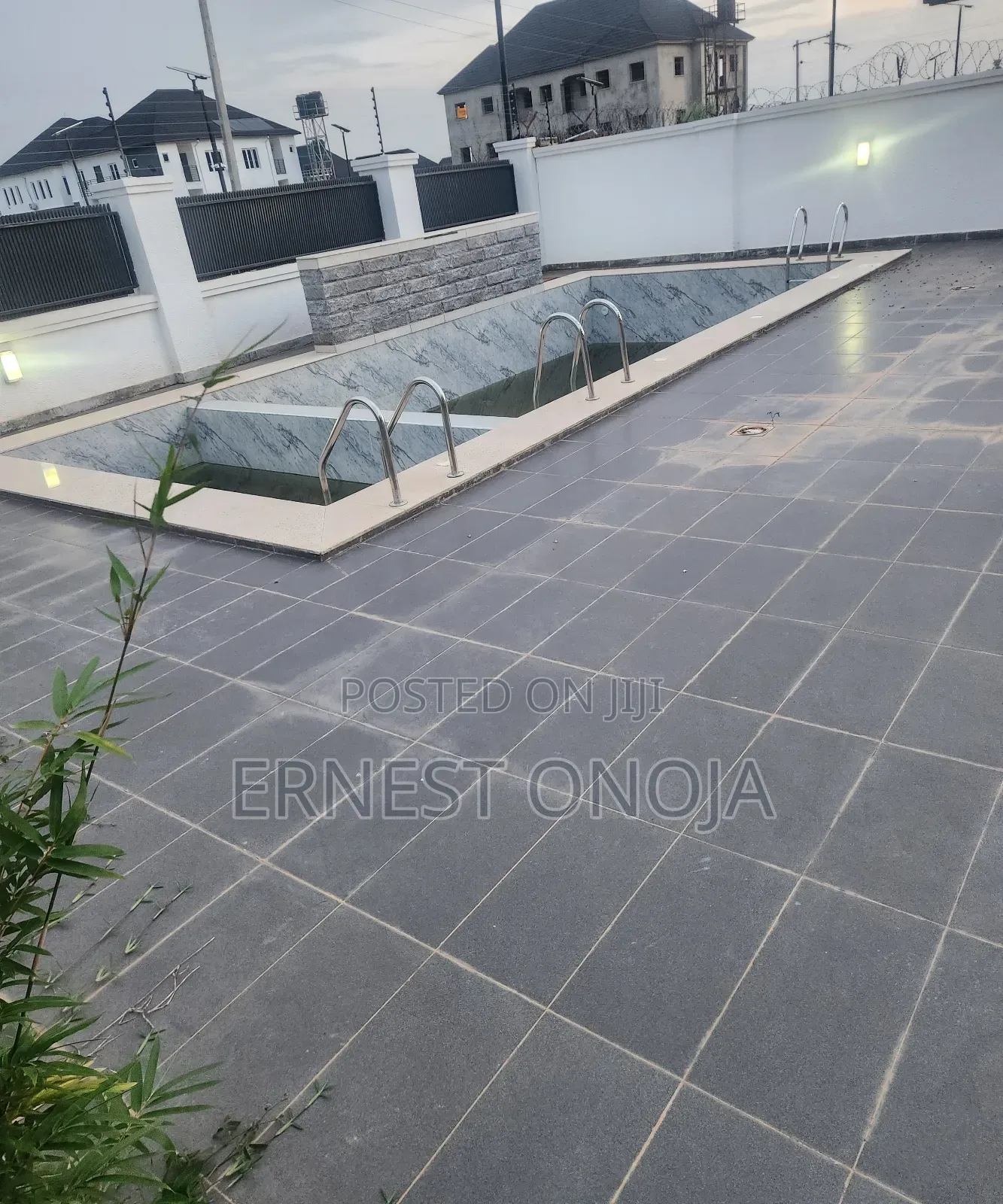 5bdrm Townhouse/Terrace in Lifecamp, Gwarinpa for sale in Gwarinpa