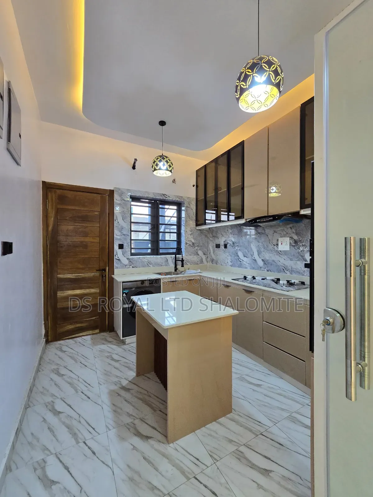 4bdrm Duplex in Lagos Island / Lagos Island for sale in Lagos Island / Lagos Island