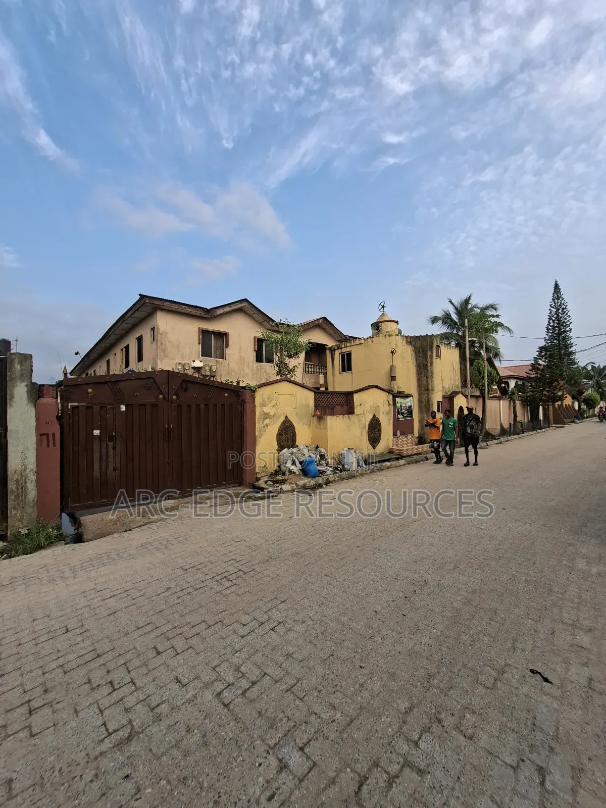 3bdrm Block of Flats in Ago Palace for sale in Ago Palace