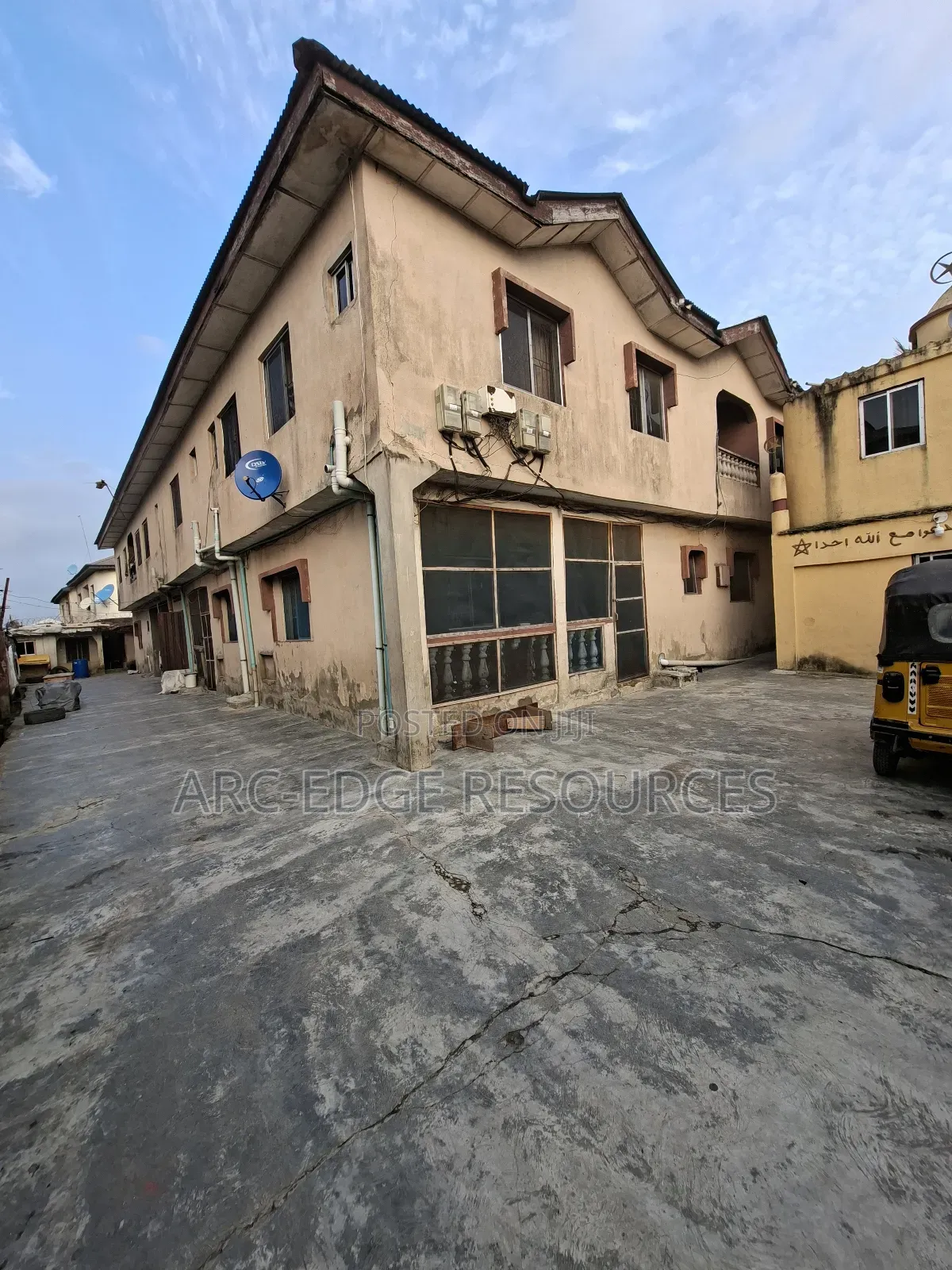 3bdrm Block of Flats in Ago Palace for sale in Ago Palace