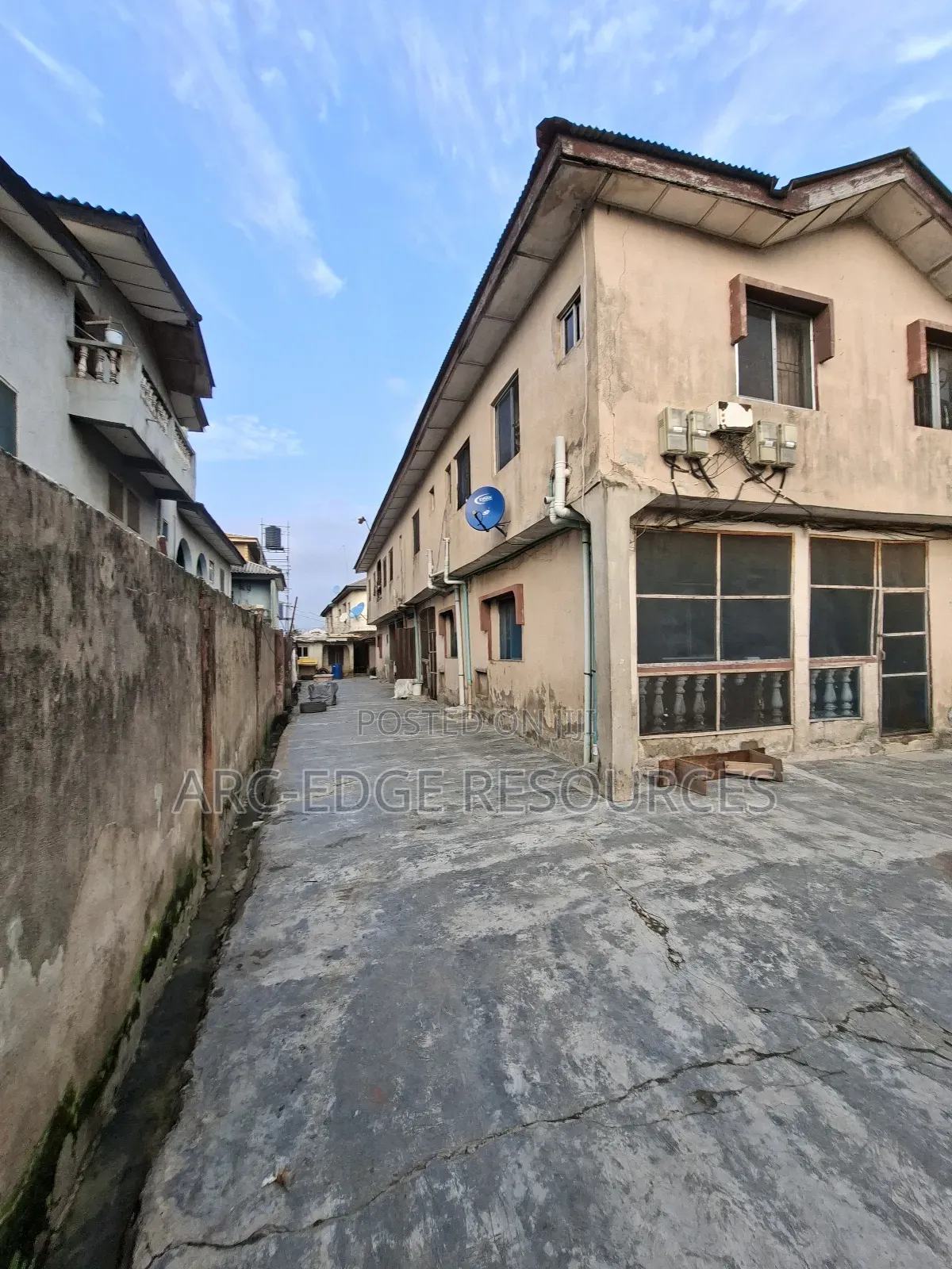 3bdrm Block of Flats in Ago Palace for sale in Ago Palace