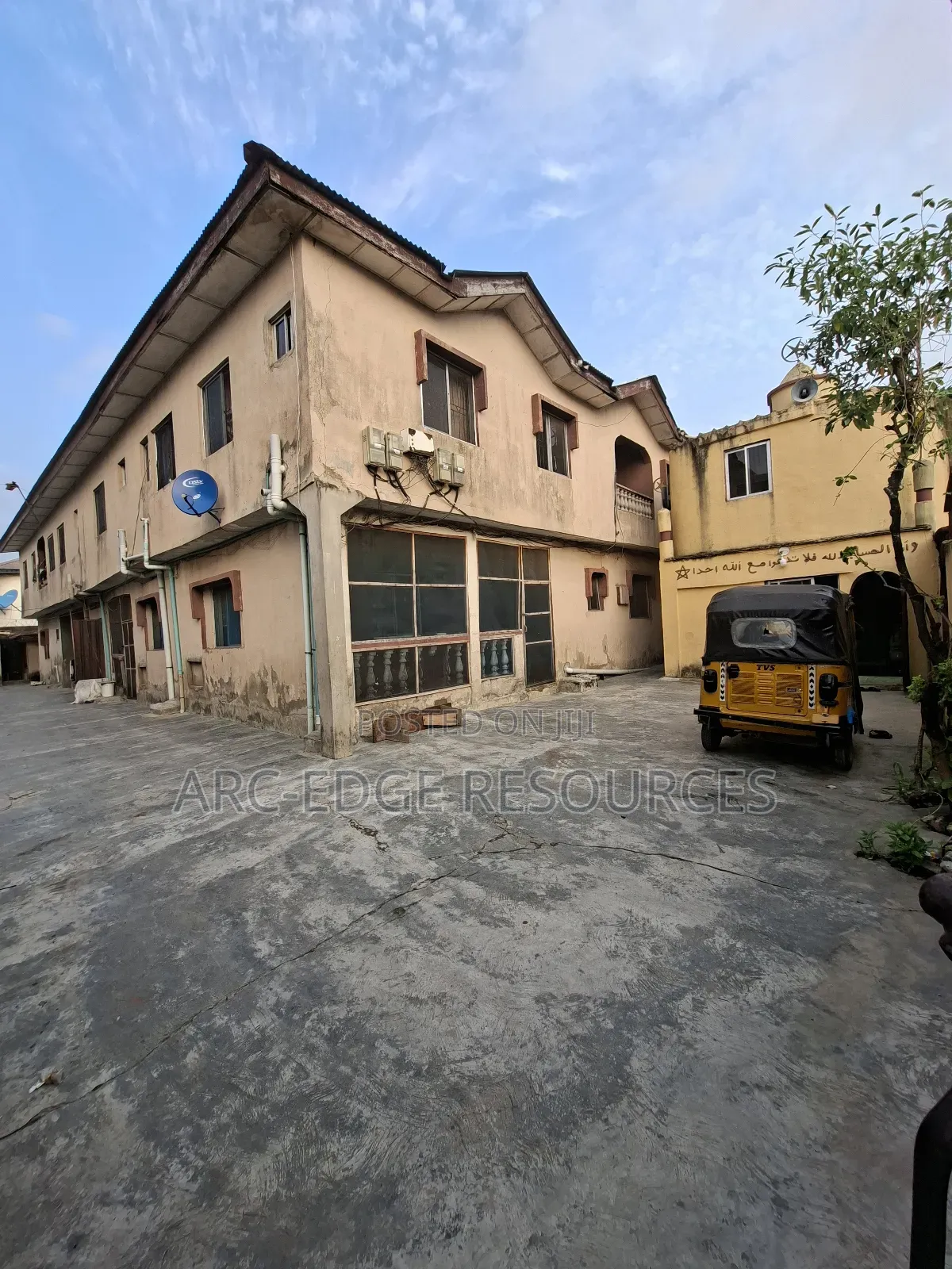 3bdrm Block of Flats in Ago Palace for sale in Ago Palace