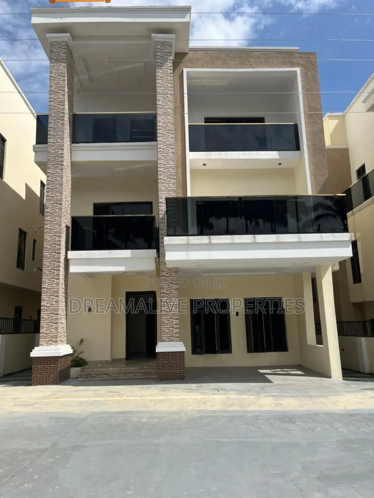 5bdrm Duplex in An Estate, Gwarinpa for sale in Gwarinpa