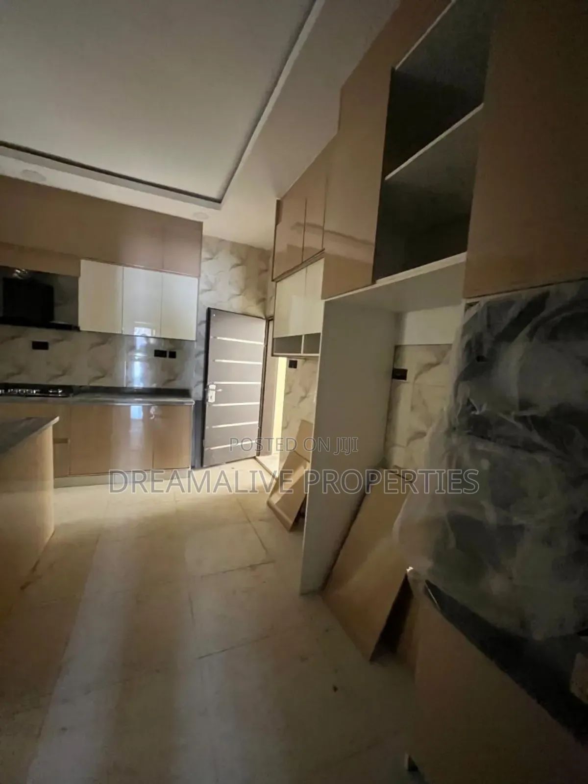 5bdrm Duplex in An Estate, Gwarinpa for sale in Gwarinpa