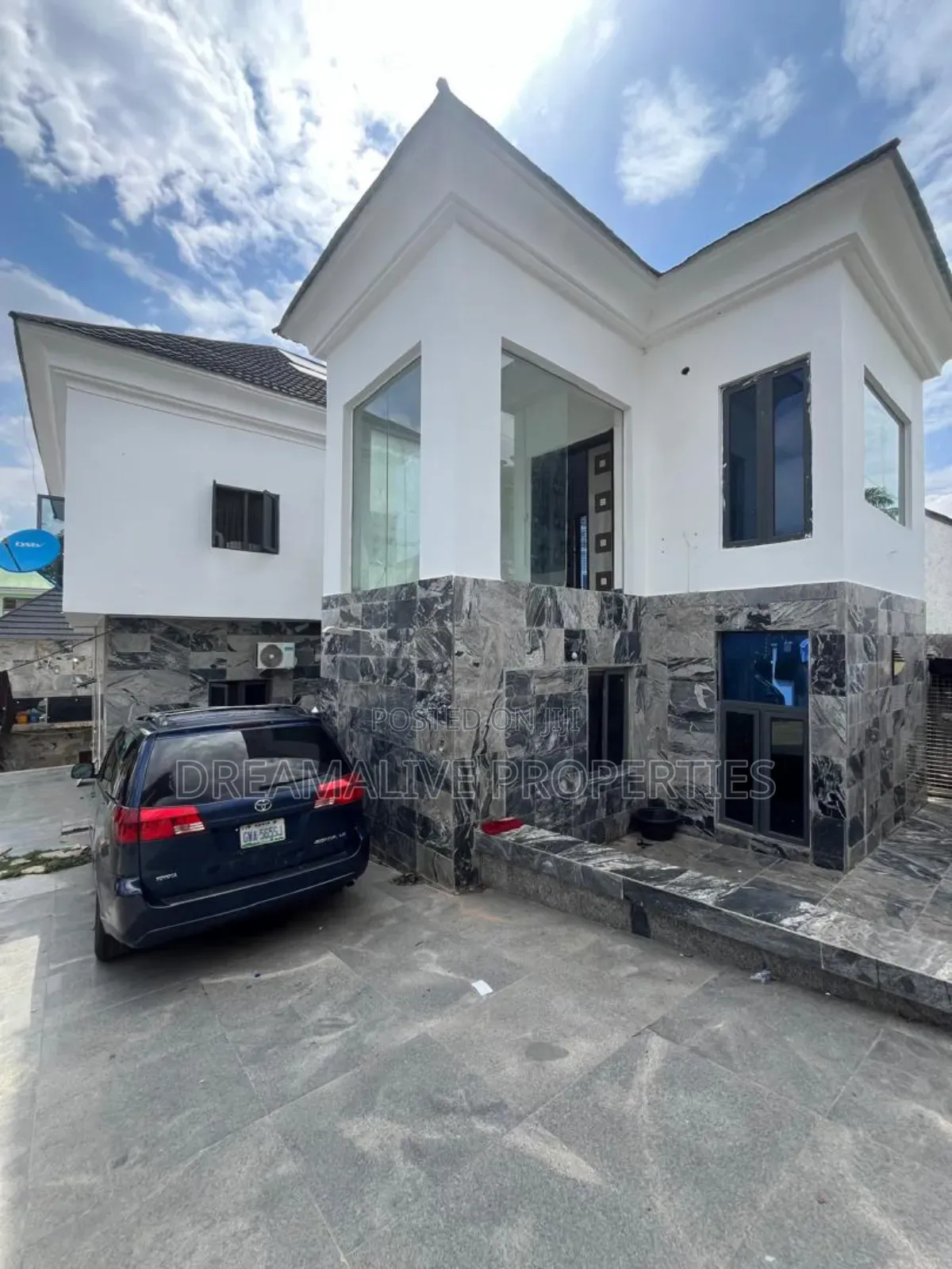 5bdrm Duplex in An Estate, Gwarinpa for sale in Gwarinpa