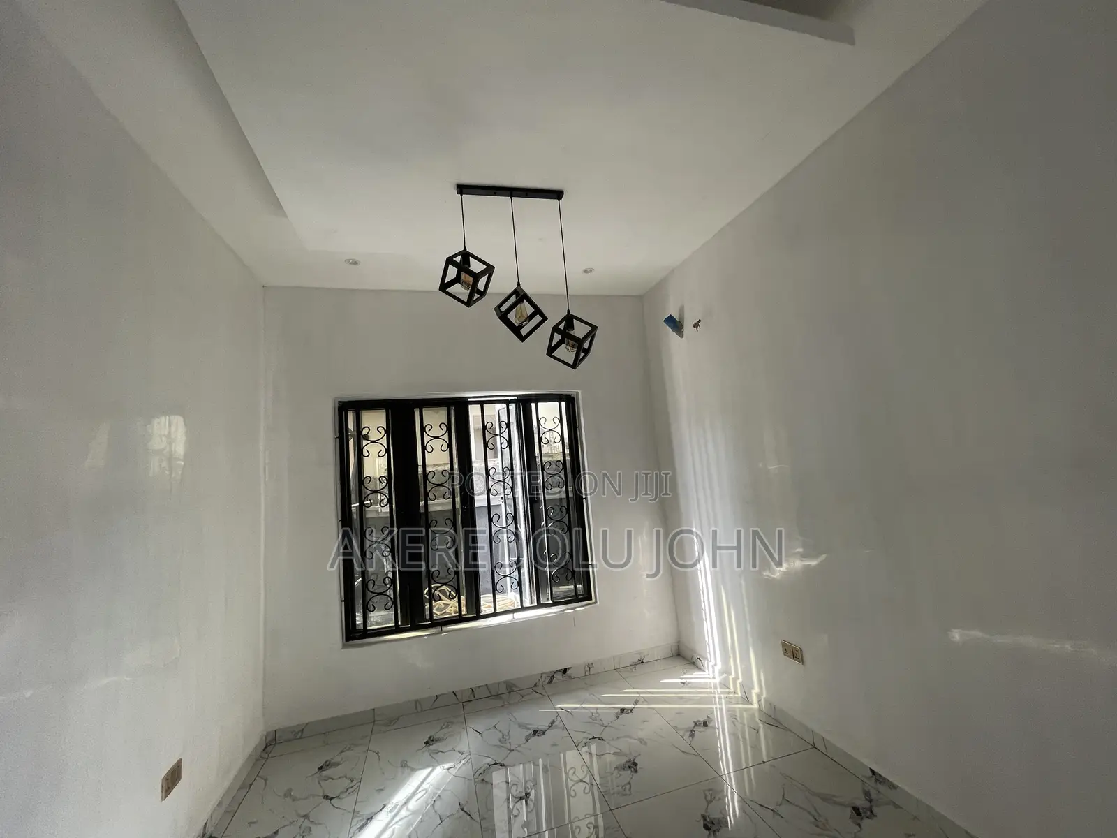 5bdrm Duplex in Apo Resettlement for sale in Apo Resettlement