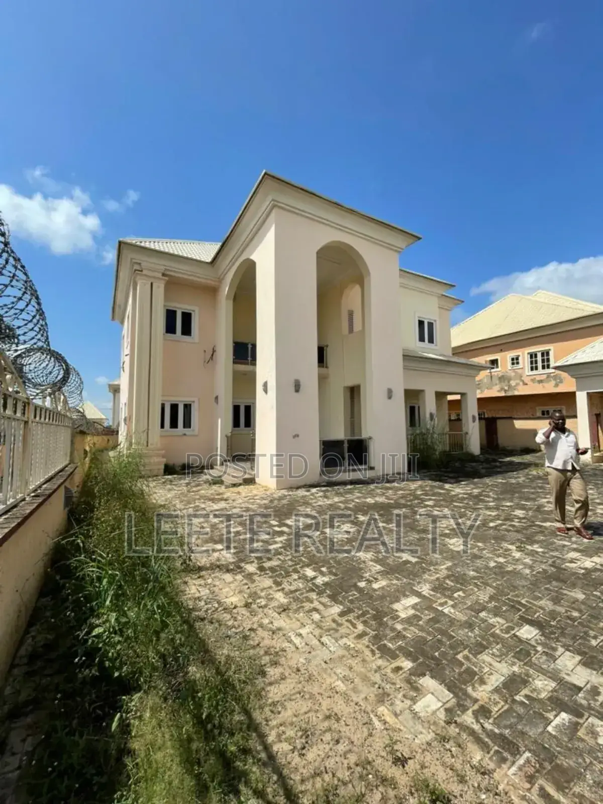 5bdrm Duplex in Lokogoma for sale in Lokogoma