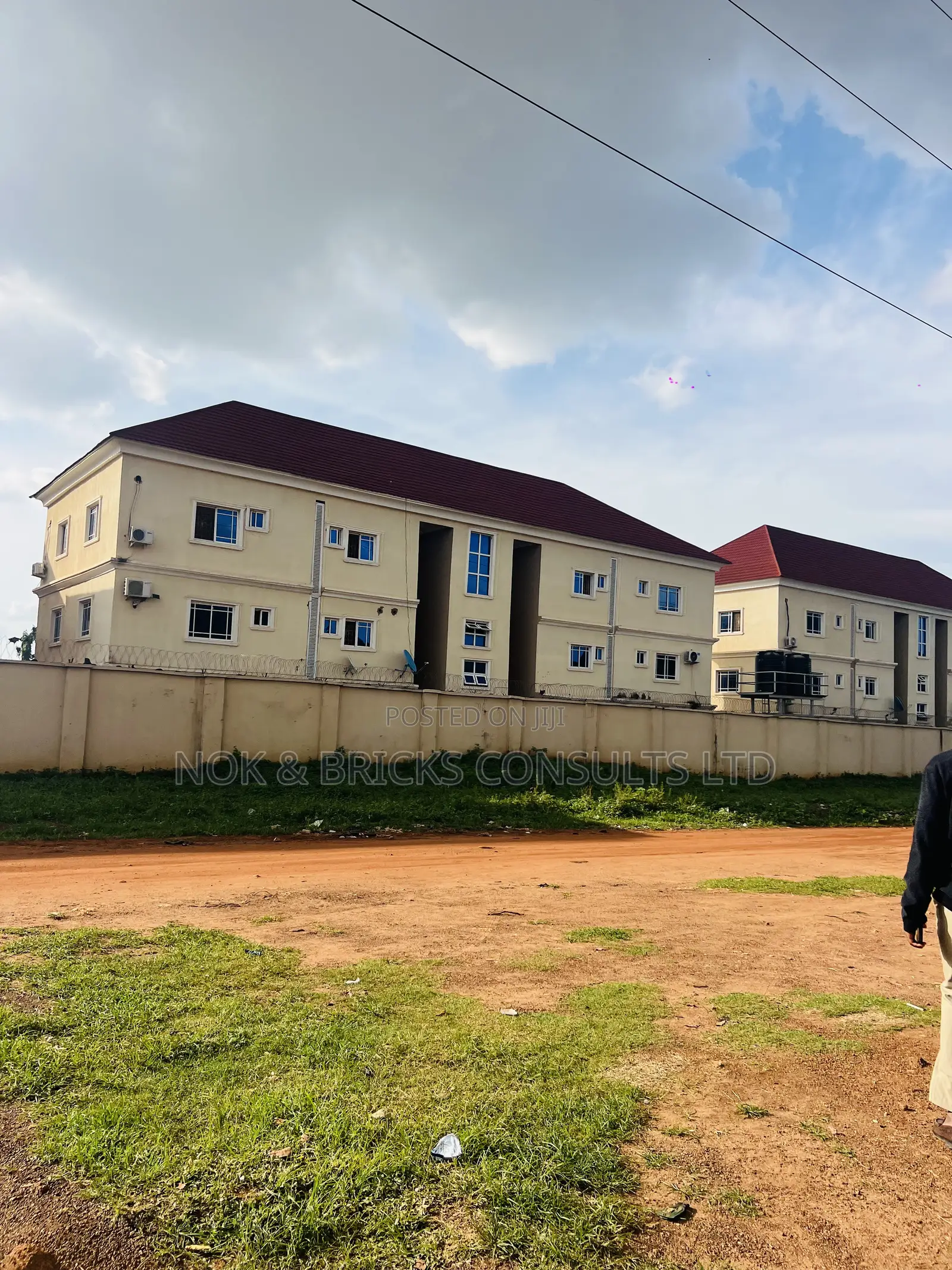 Wuye Estate Plot Buy and Build. in Wuye