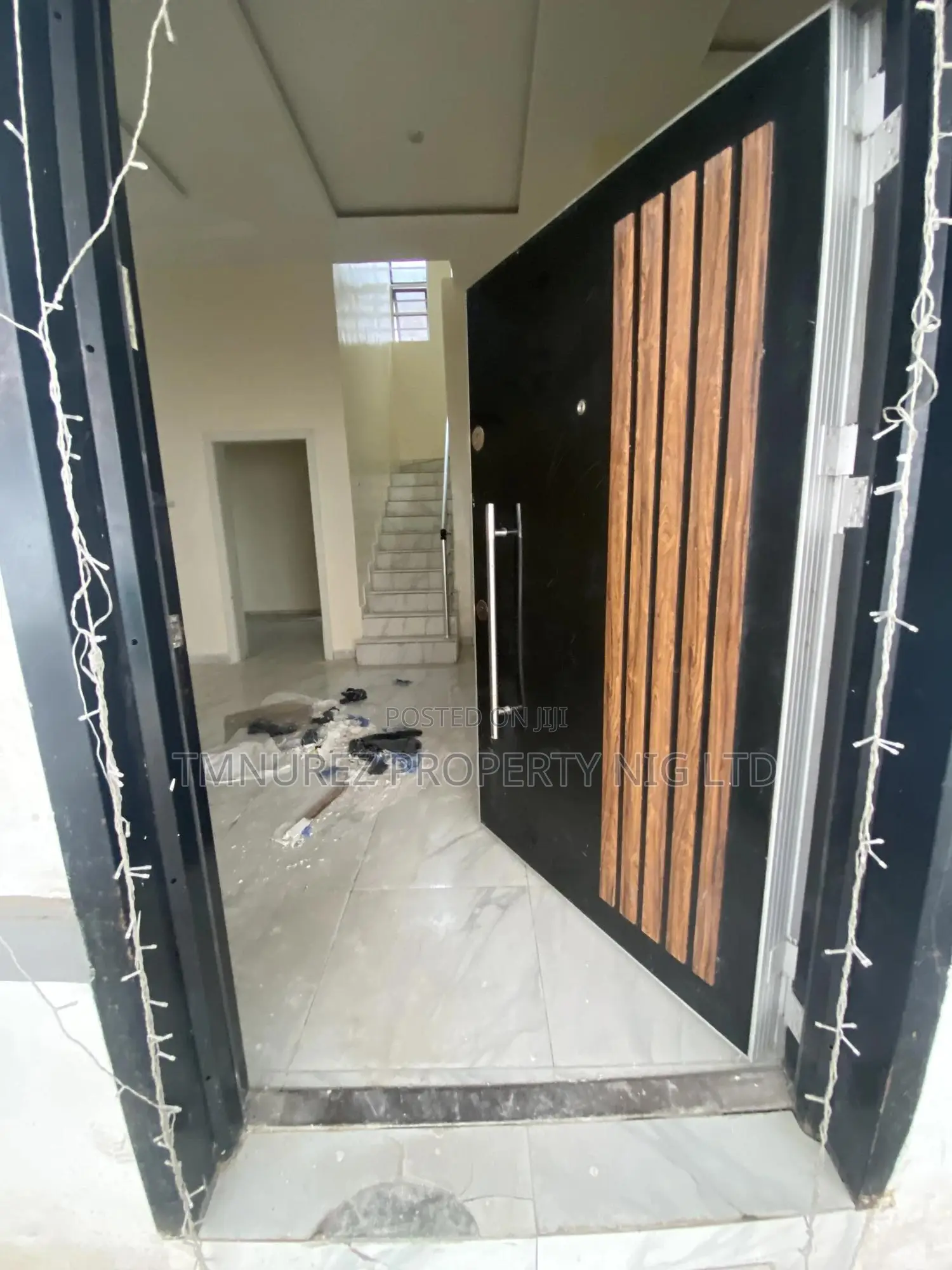 4bdrm Duplex in Orchid, Chevron for rent in Chevron