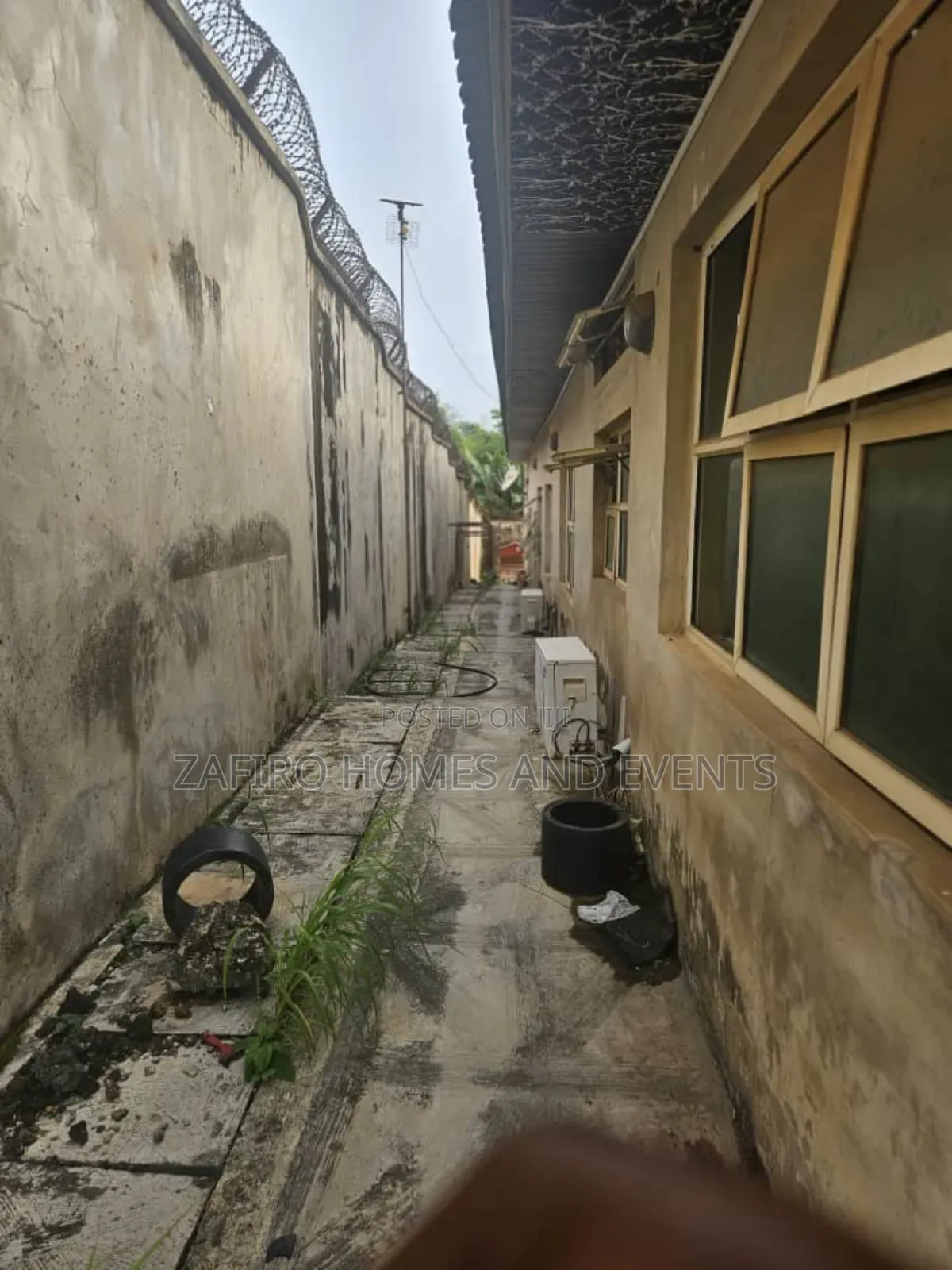 6bdrm Bungalow in Oni And Sons, Ibadan for sale in Ibadan