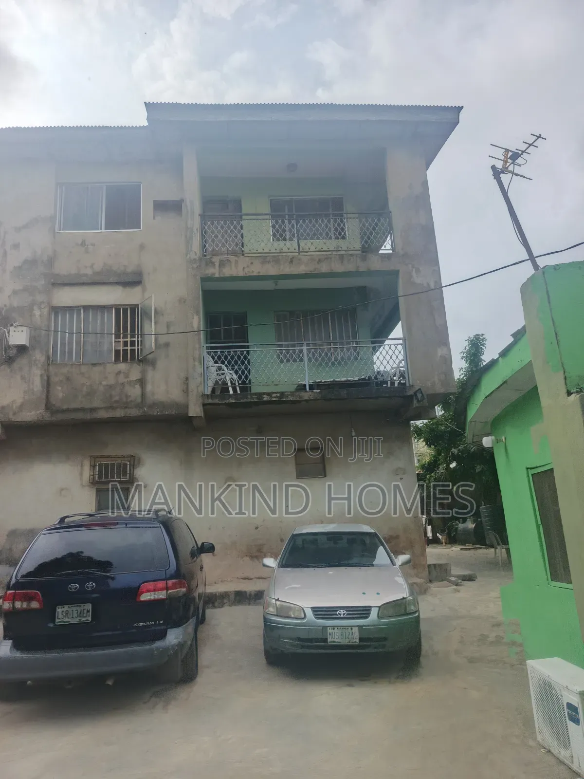 3bdrm Block of Flats in Mafoluku for sale in Mafoluku