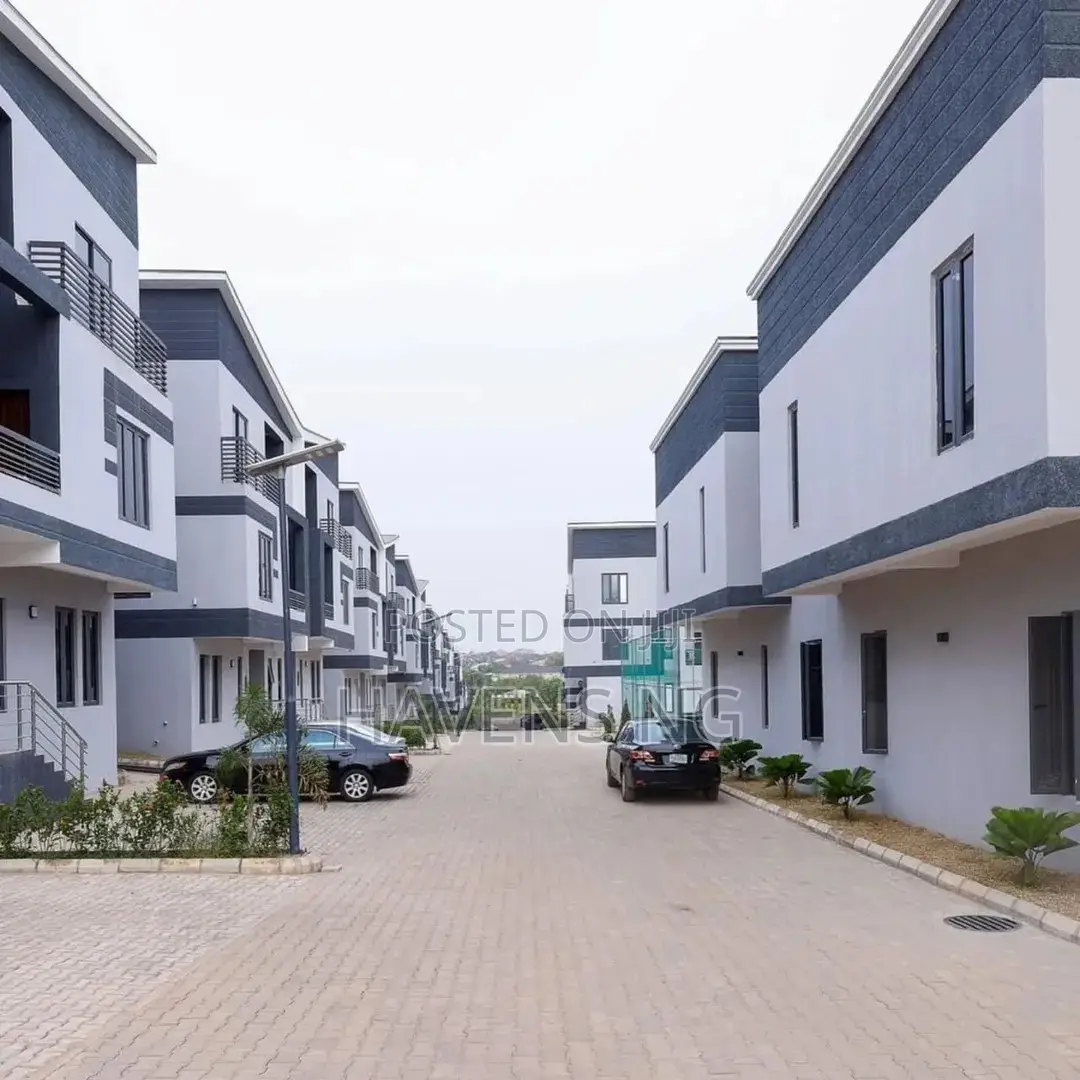 4bdrm Duplex in Kado for sale in Kado