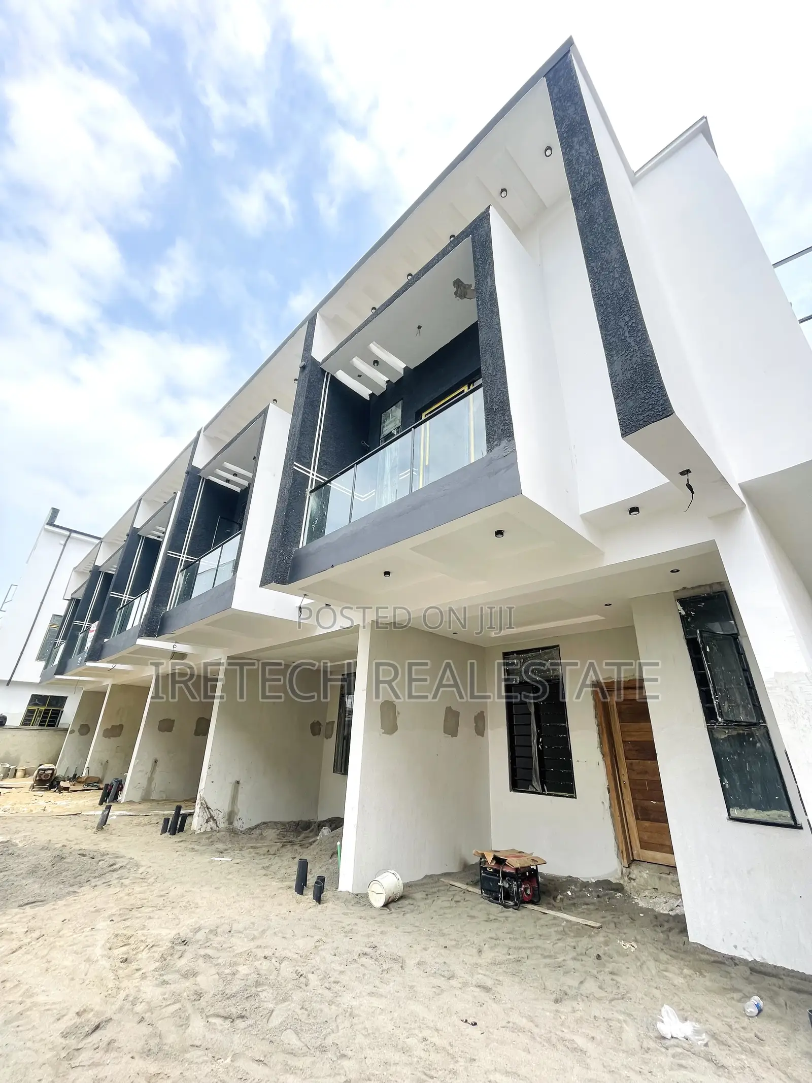 3bdrm Townhouse/Terrace in Chevron Lekki for sale in Lekki