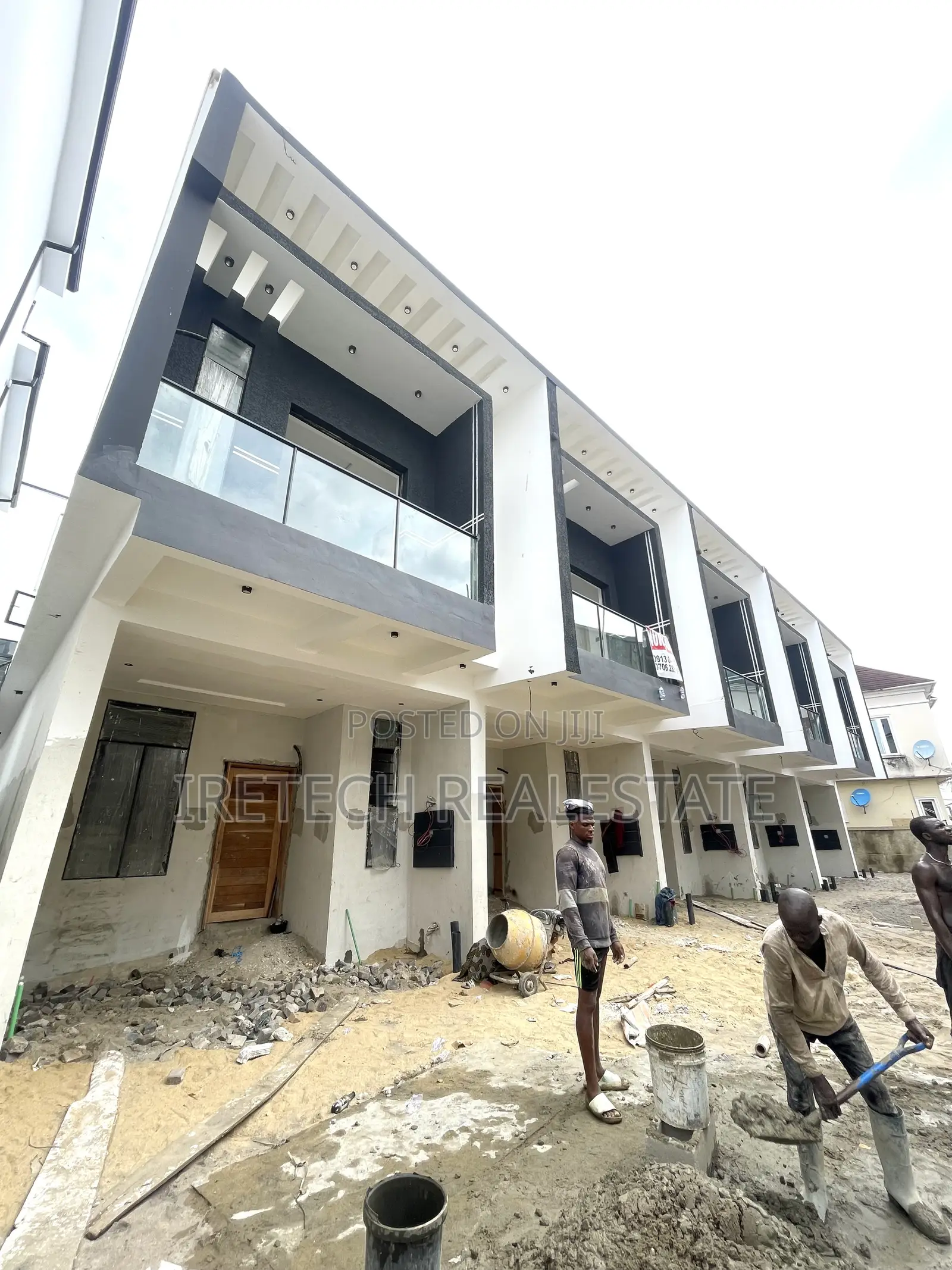 3bdrm Townhouse/Terrace in Chevron Lekki for sale in Lekki