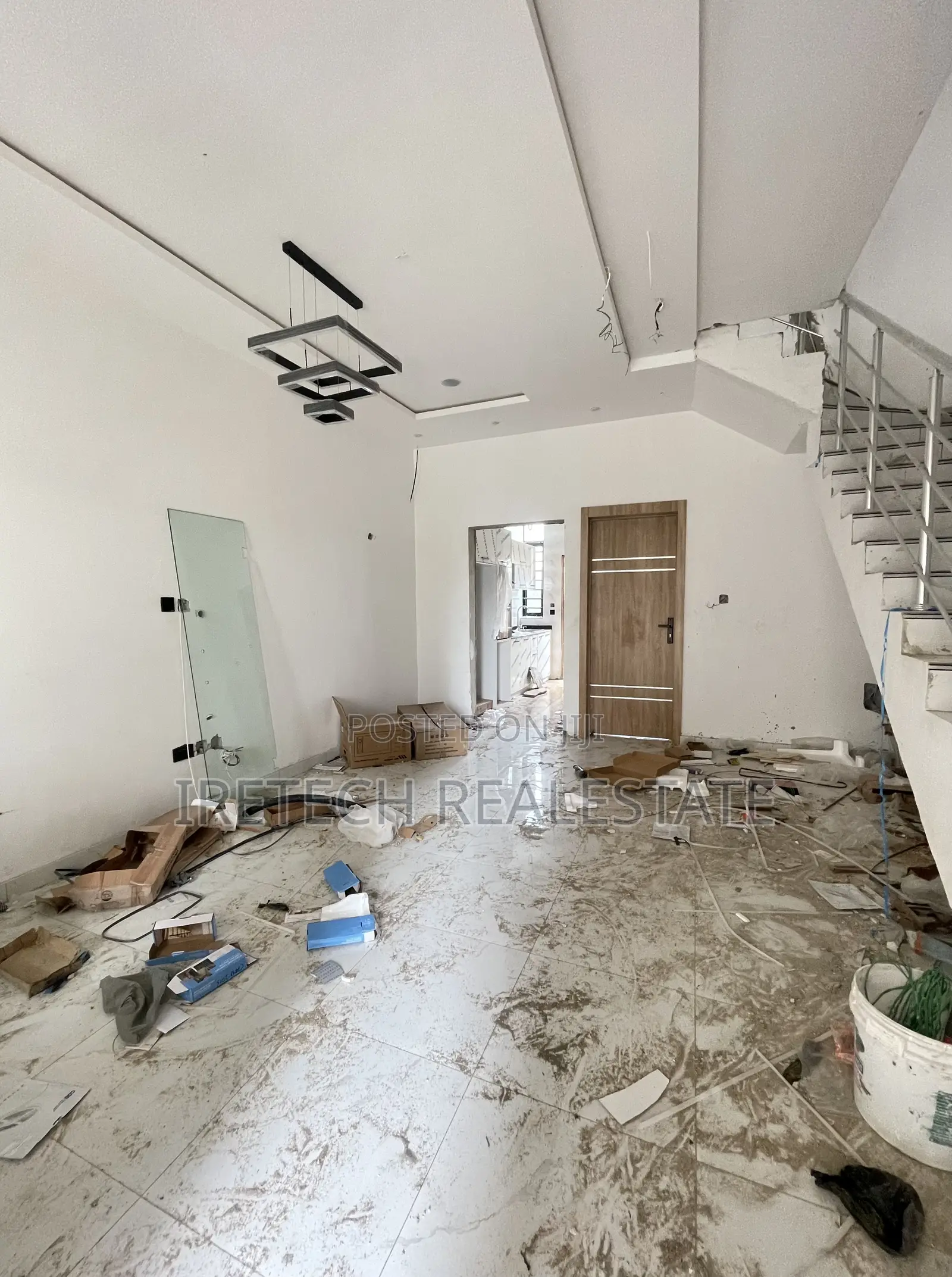 3bdrm Townhouse/Terrace in Chevron Lekki for sale in Lekki