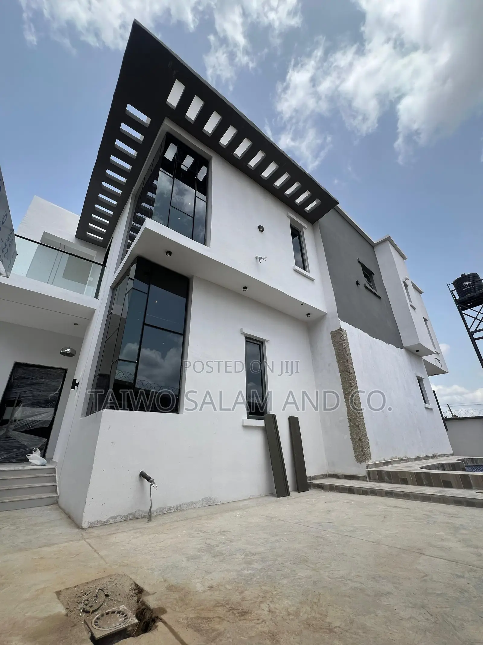 4bdrm Duplex in Oluyole Estate for sale in Oluyole Estate