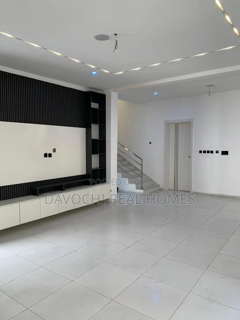 4bdrm Duplex in Orchid Road, Lekki Phase 2 for rent in Lekki Phase 2