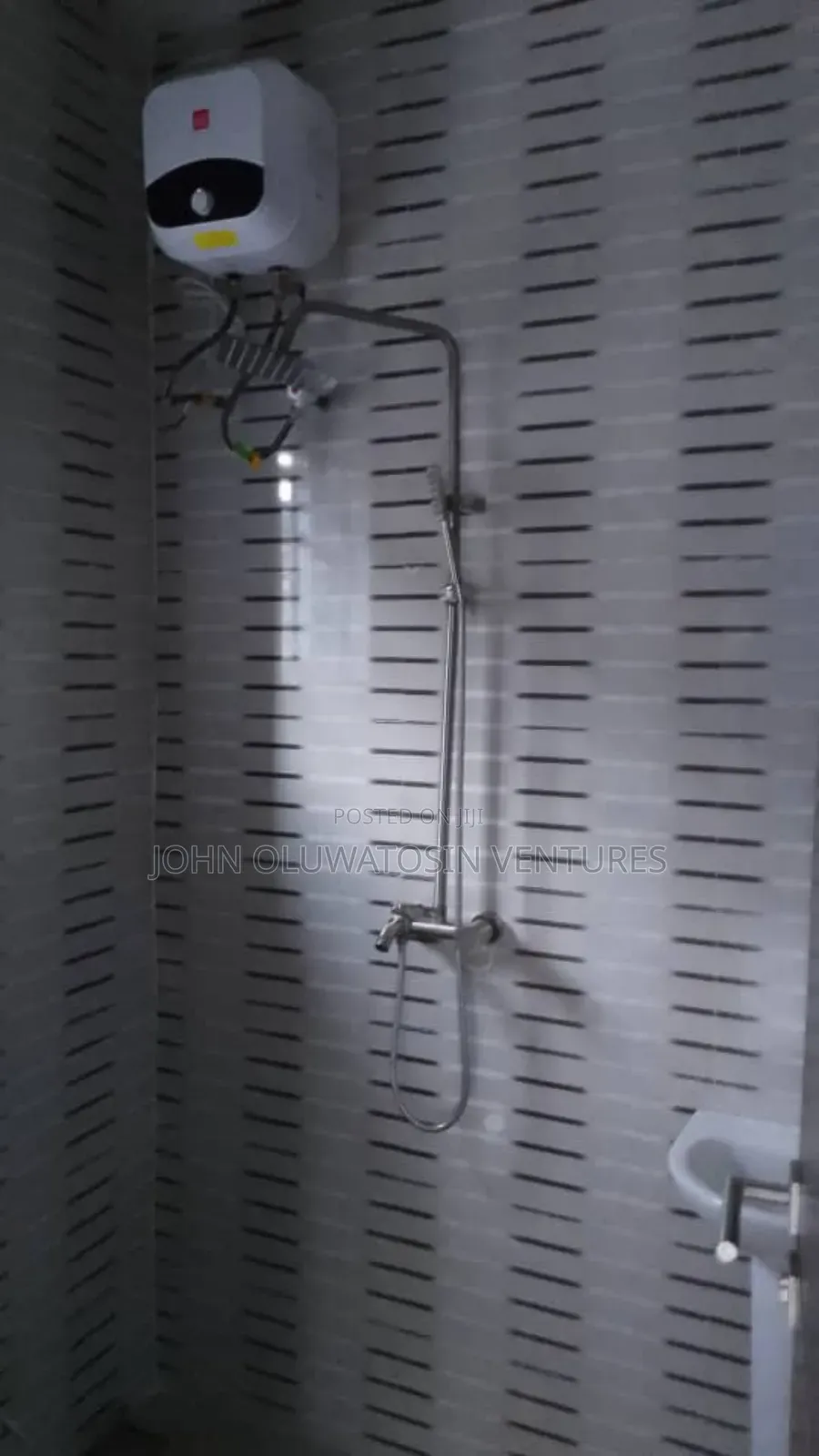 2bdrm Block of Flats in Akala Estate, Akobo for rent in Akobo