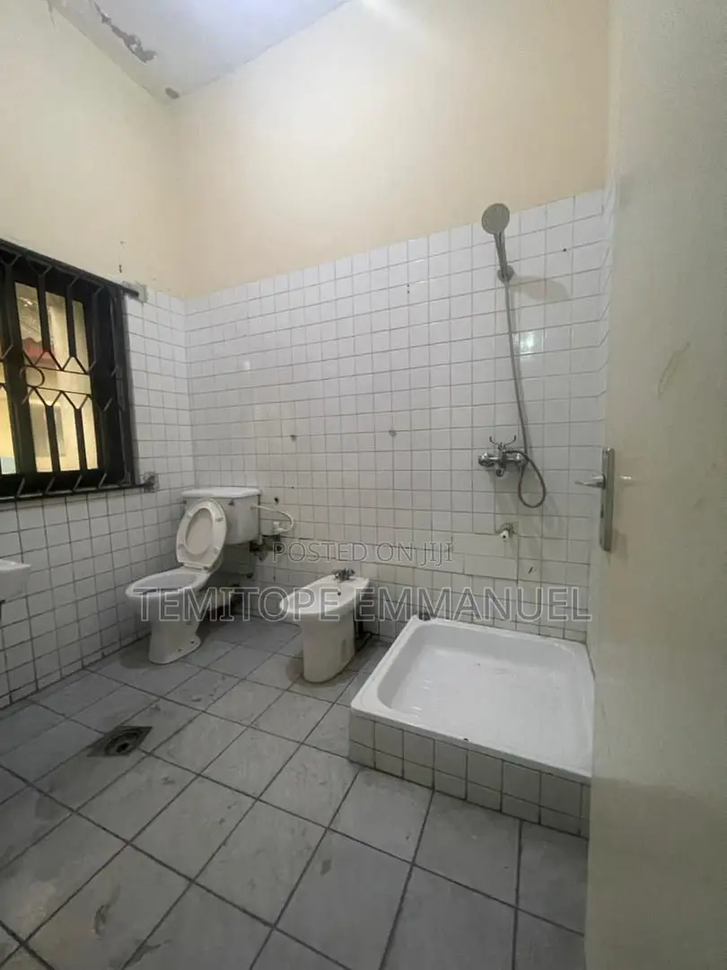 5bdrm Duplex in Lekki Phase 1 for rent in Lekki Phase 1