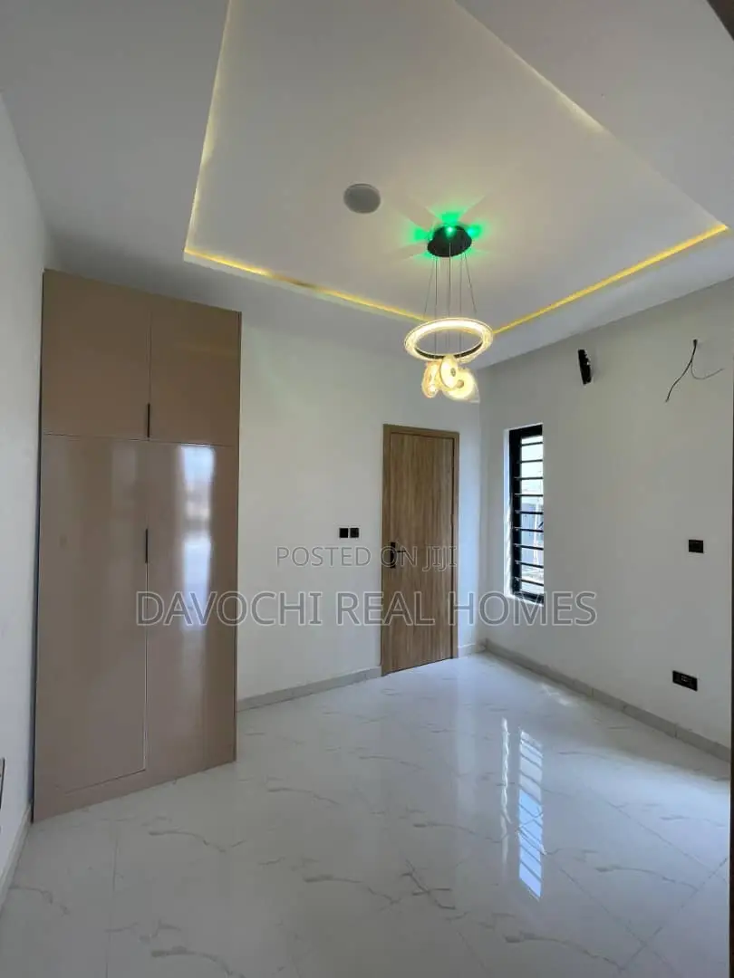 4bdrm Duplex in Mobile Road, Ilaje, Ado / Ajah for rent in Ado / Ajah