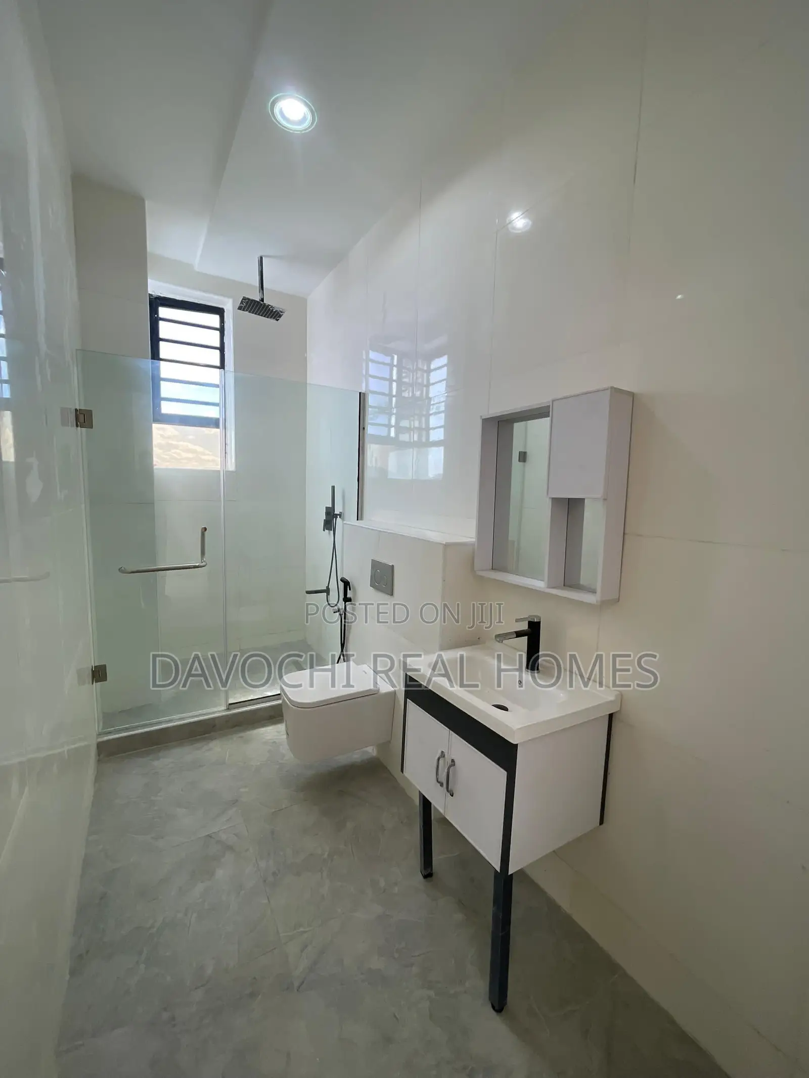 4bdrm Duplex in Mobile Road, Ilaje, Ado / Ajah for rent in Ado / Ajah
