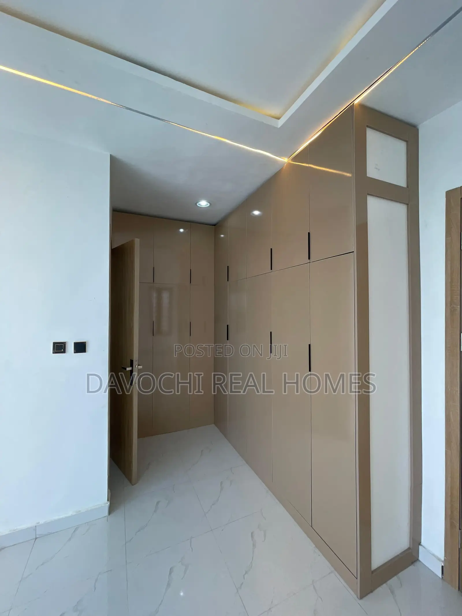 4bdrm Duplex in Mobile Road, Ilaje, Ado / Ajah for rent in Ado / Ajah