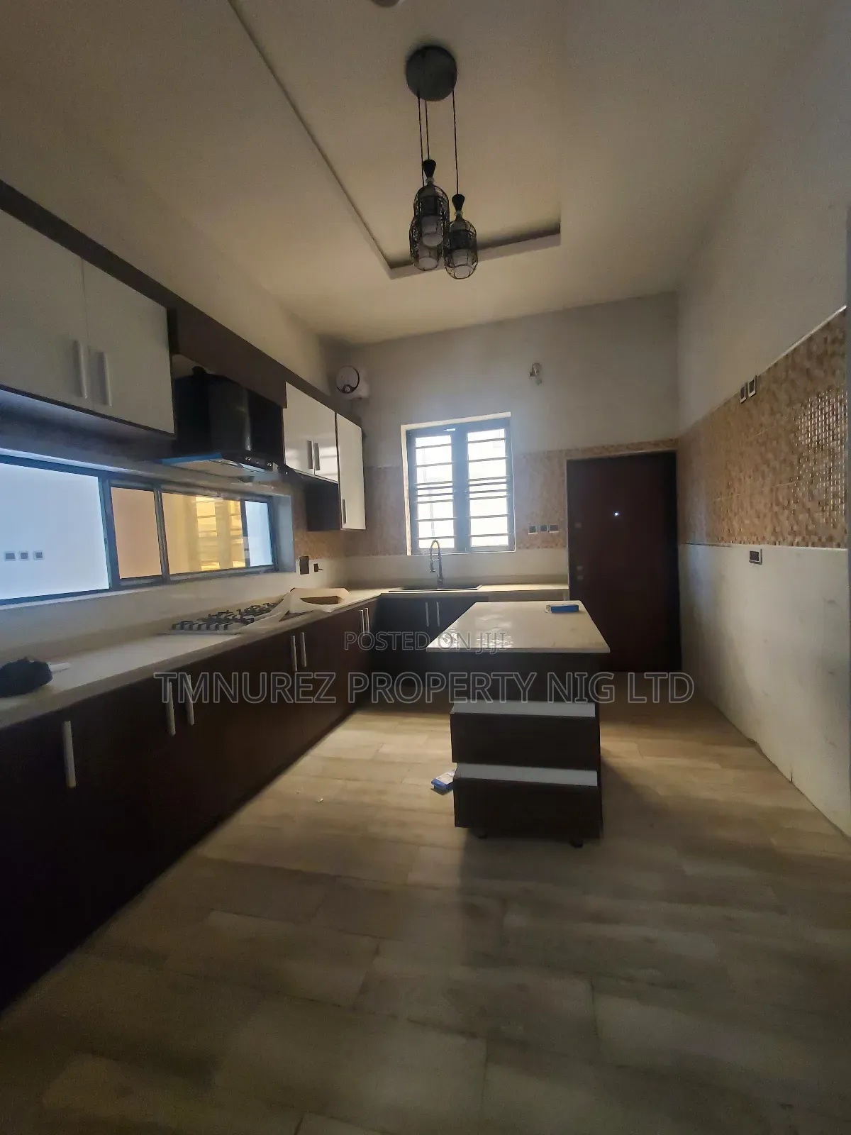 4bdrm Duplex in Royal Pine, Chevron for rent in Chevron