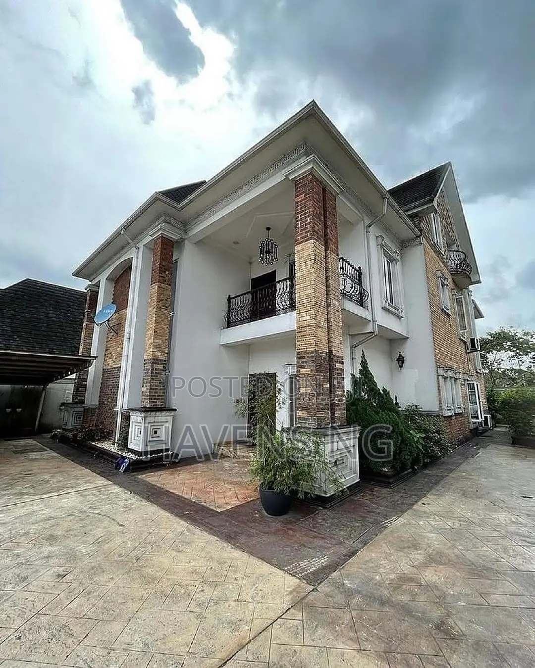 5bdrm Duplex in Eliozu for sale in Eliozu