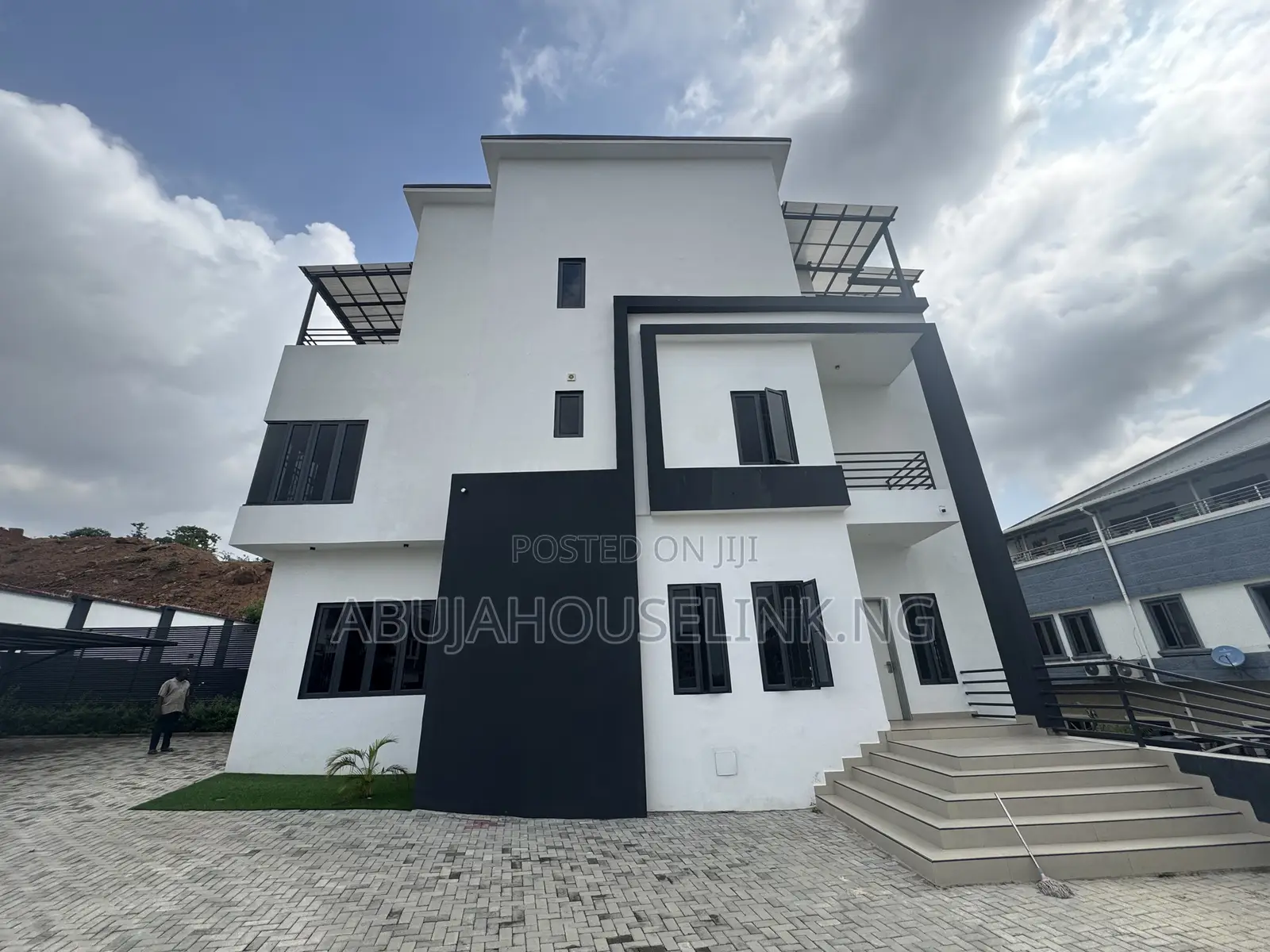 5bdrm Duplex in Guzape District for sale in Guzape District