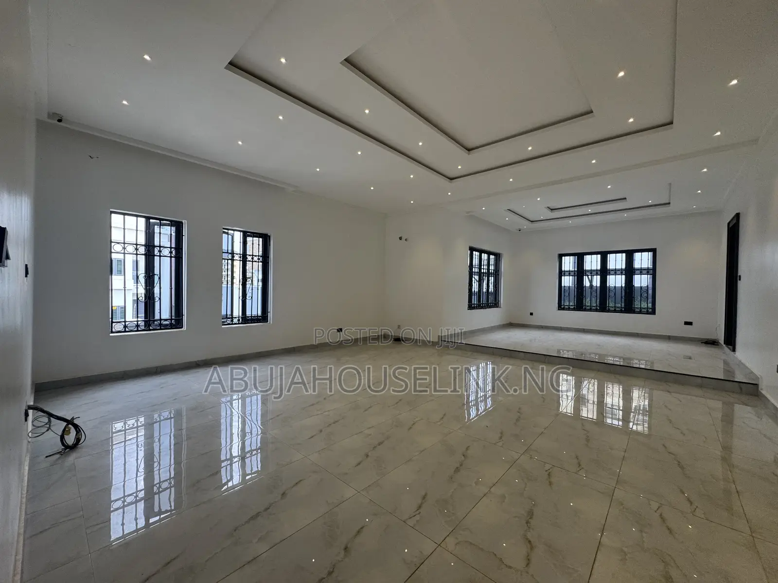 5bdrm Duplex in Guzape District for sale in Guzape District