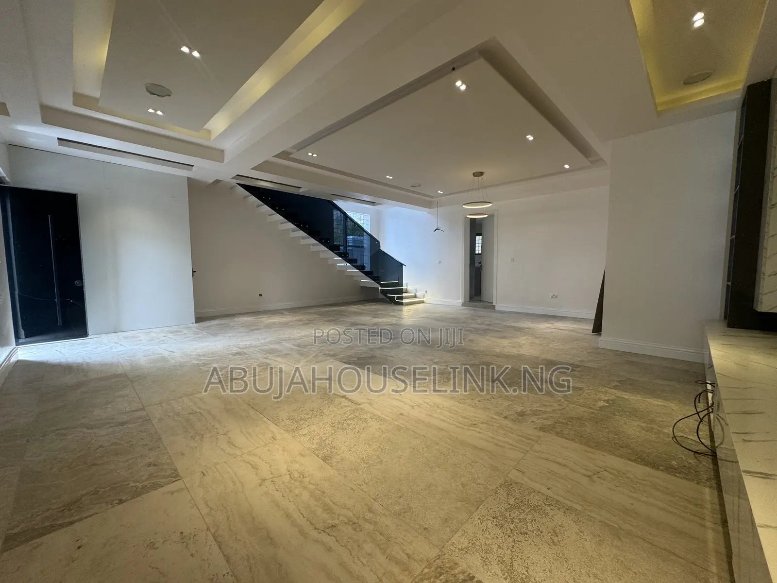 5bdrm Duplex in Guzape Main Abuja for sale in Guzape District