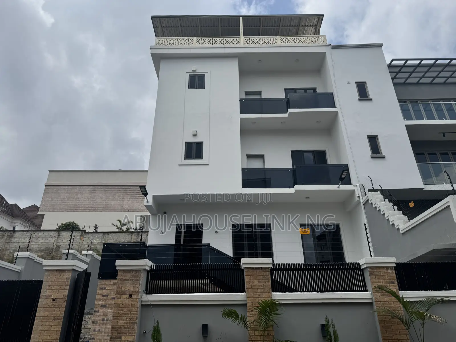 5bdrm Duplex in Guzape Main Abuja for sale in Guzape District