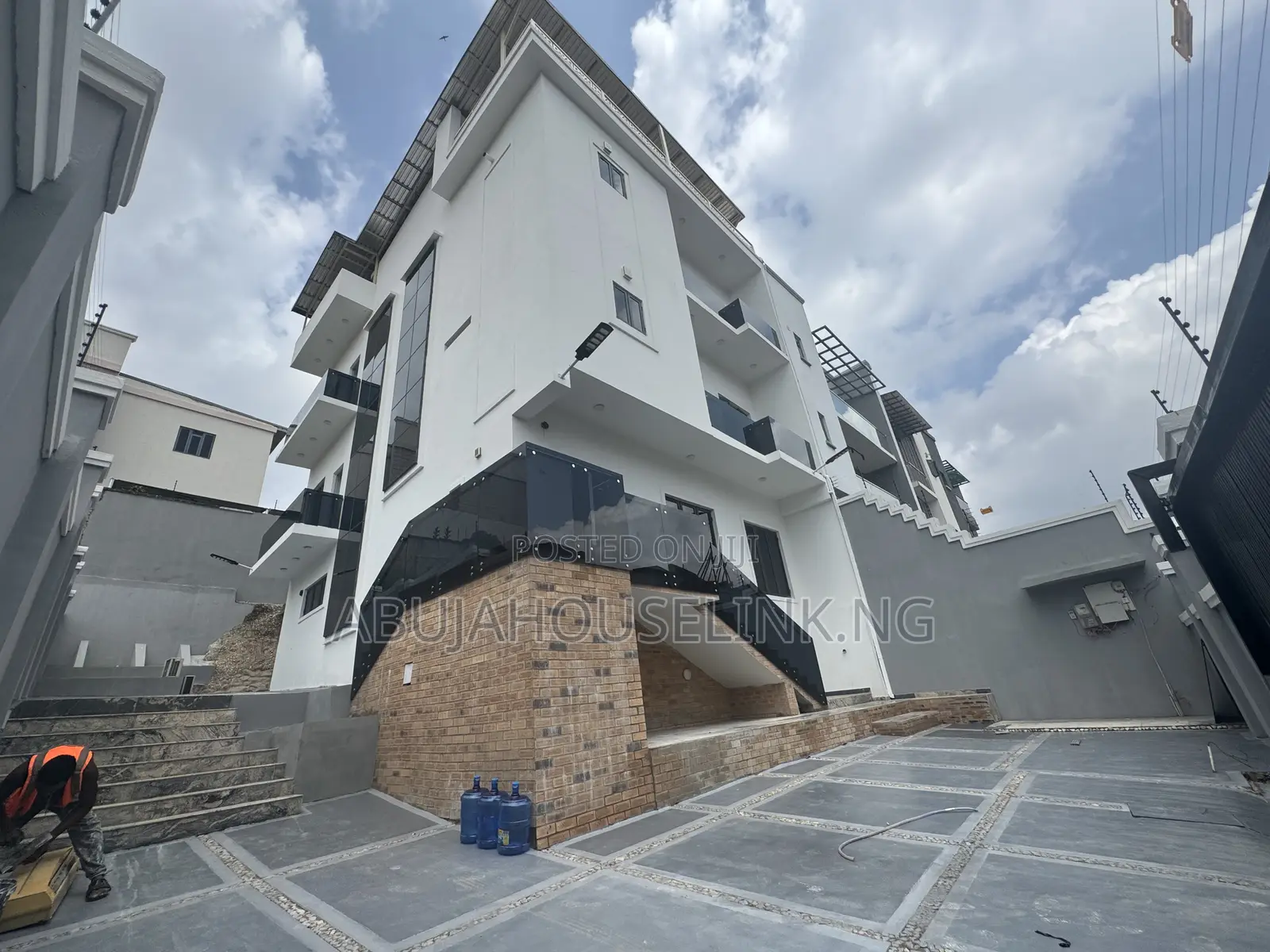 5bdrm Duplex in Guzape Main Abuja for sale in Guzape District