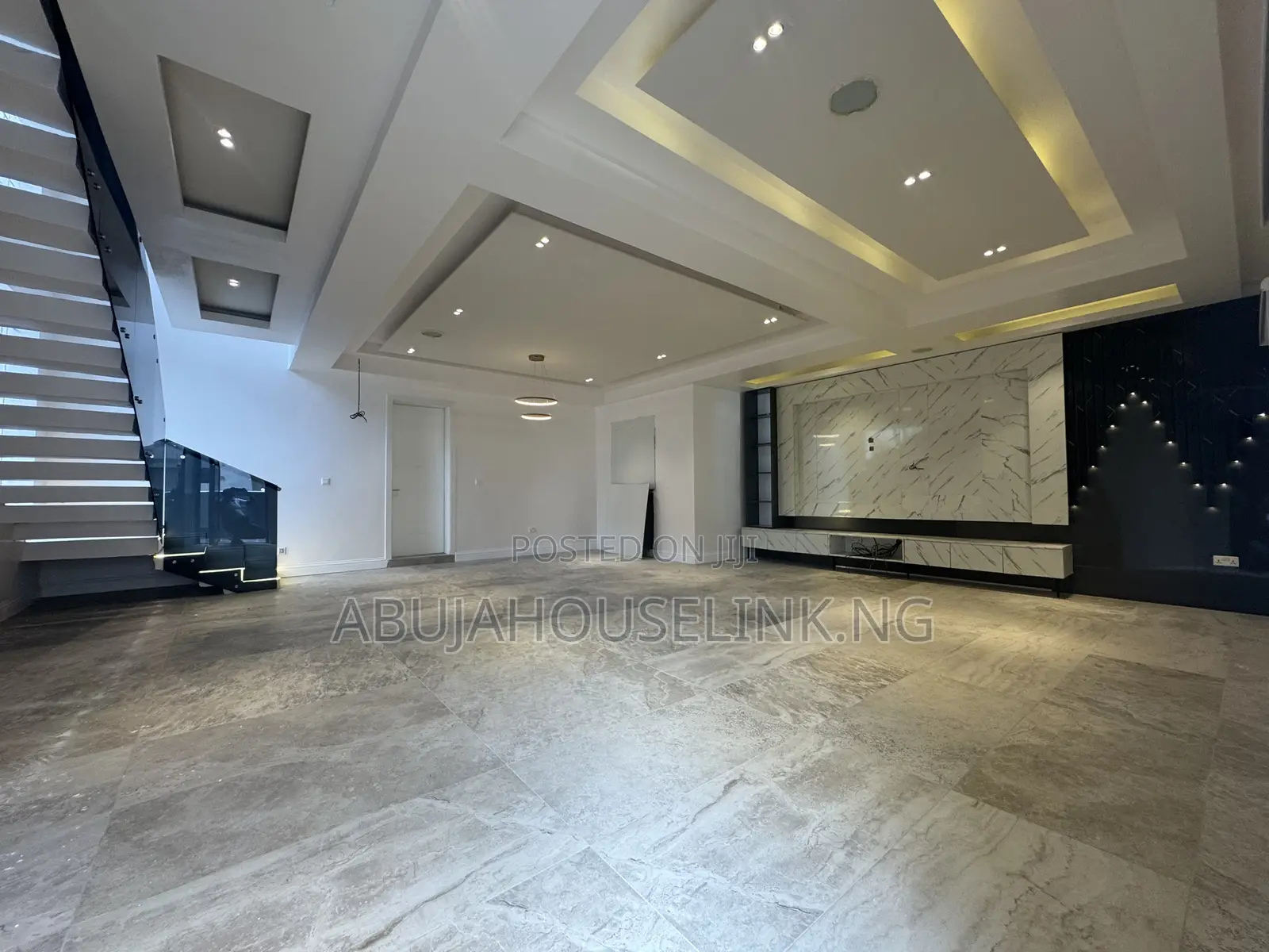 5bdrm Duplex in Guzape Main Abuja for sale in Guzape District