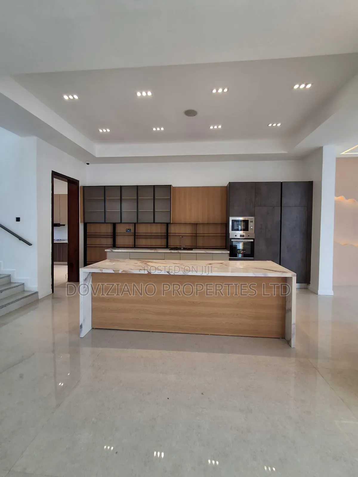 5bdrm Duplex in Osapa london for sale in Osapa london