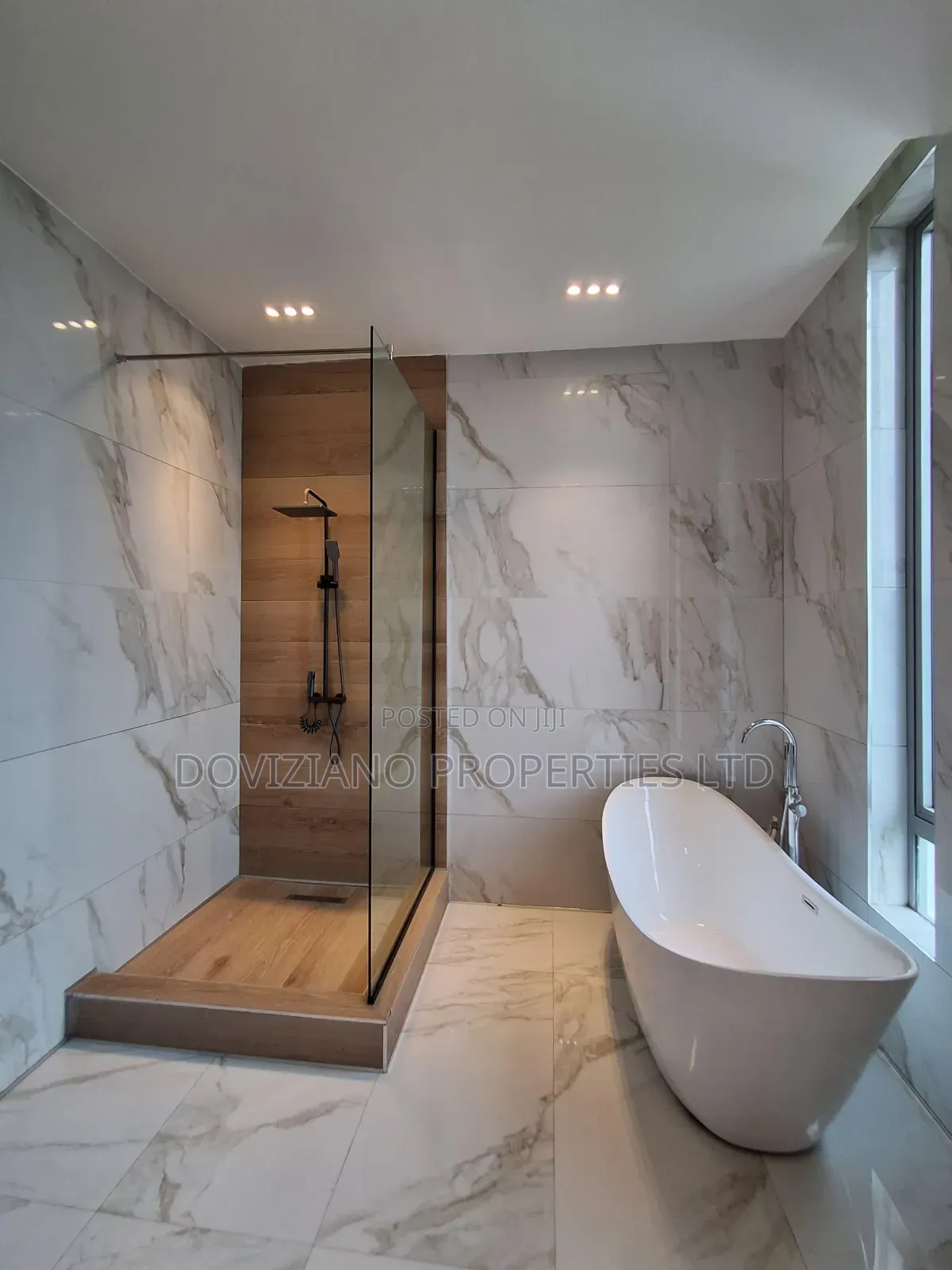5bdrm Duplex in Osapa london for sale in Osapa london