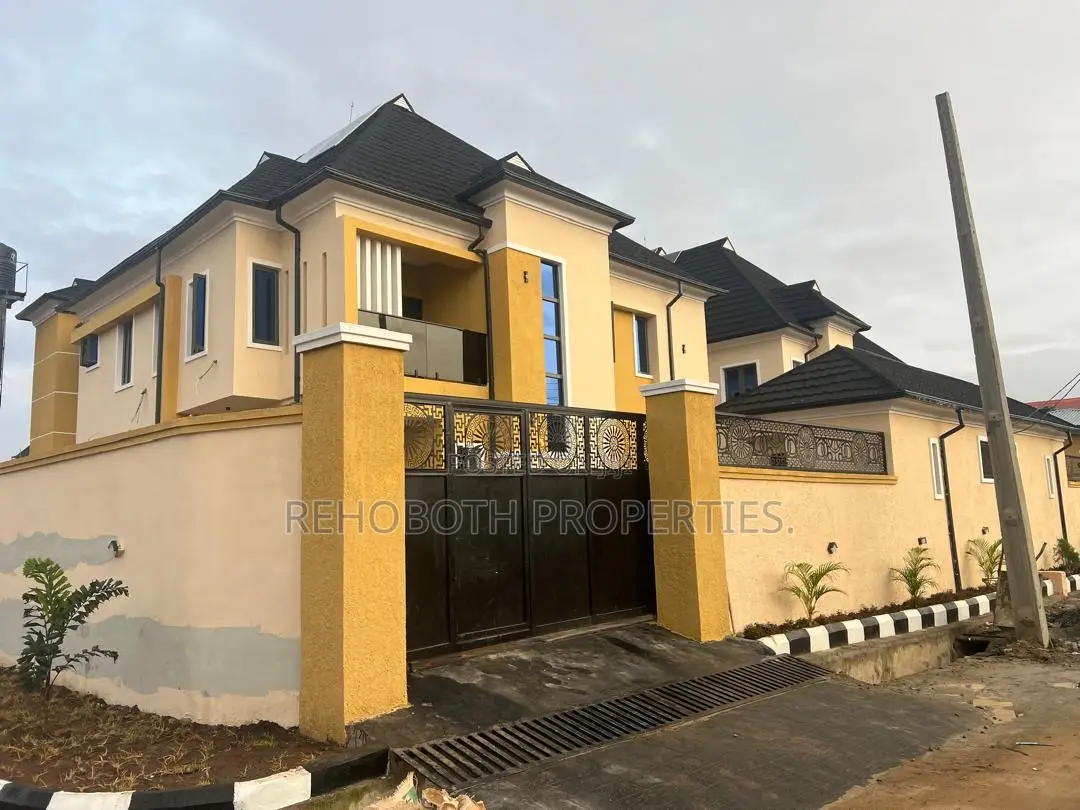 4bdrm Duplex in Broad Gate Estate, Ibadan for sale in Ibadan