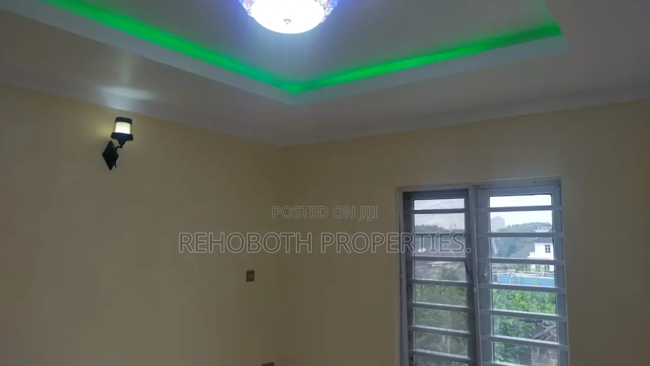 4bdrm Duplex in Alalubosa, Ibadan for sale in Ibadan